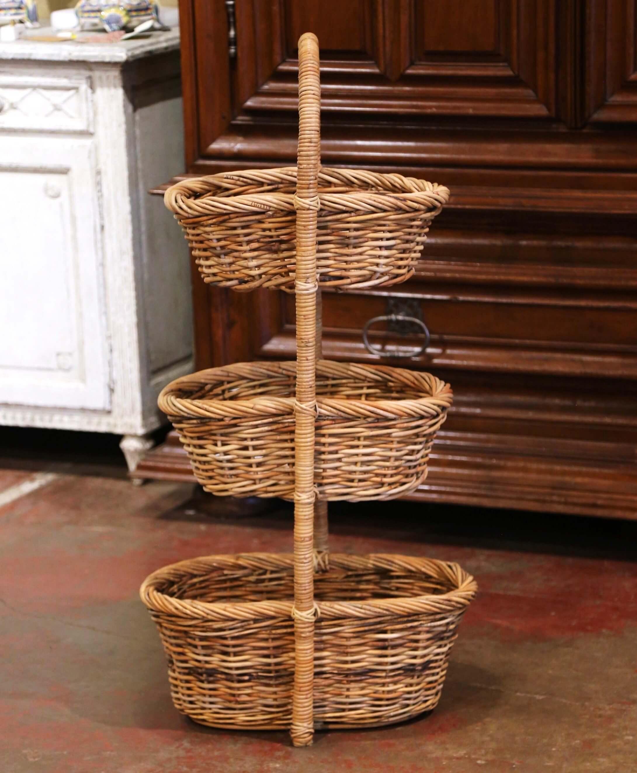 Tiered Wicker Basket Standnull