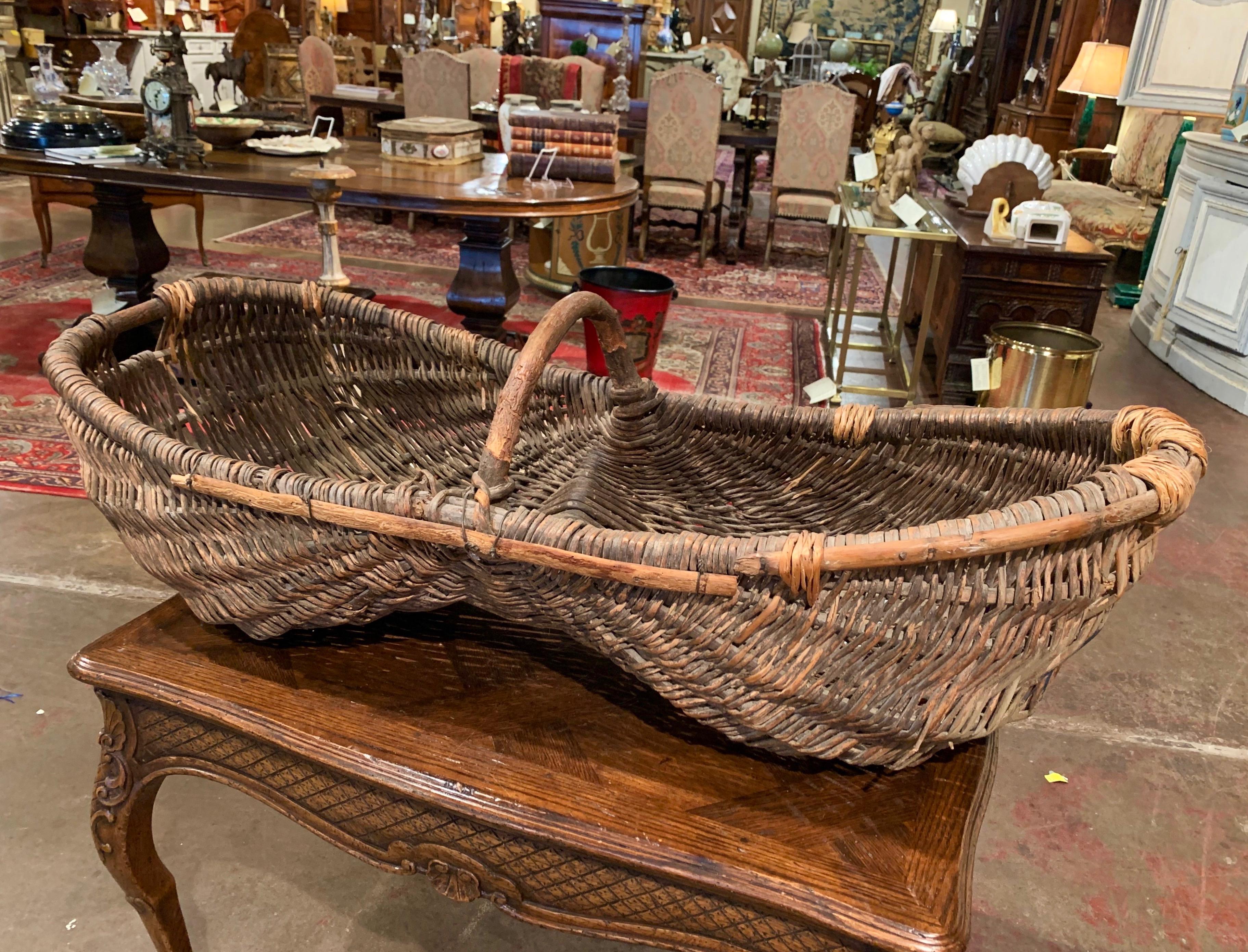 Hand-Woven 19th Century French Handwoven Wicker Grape Harvesting Basket with Wood Handle