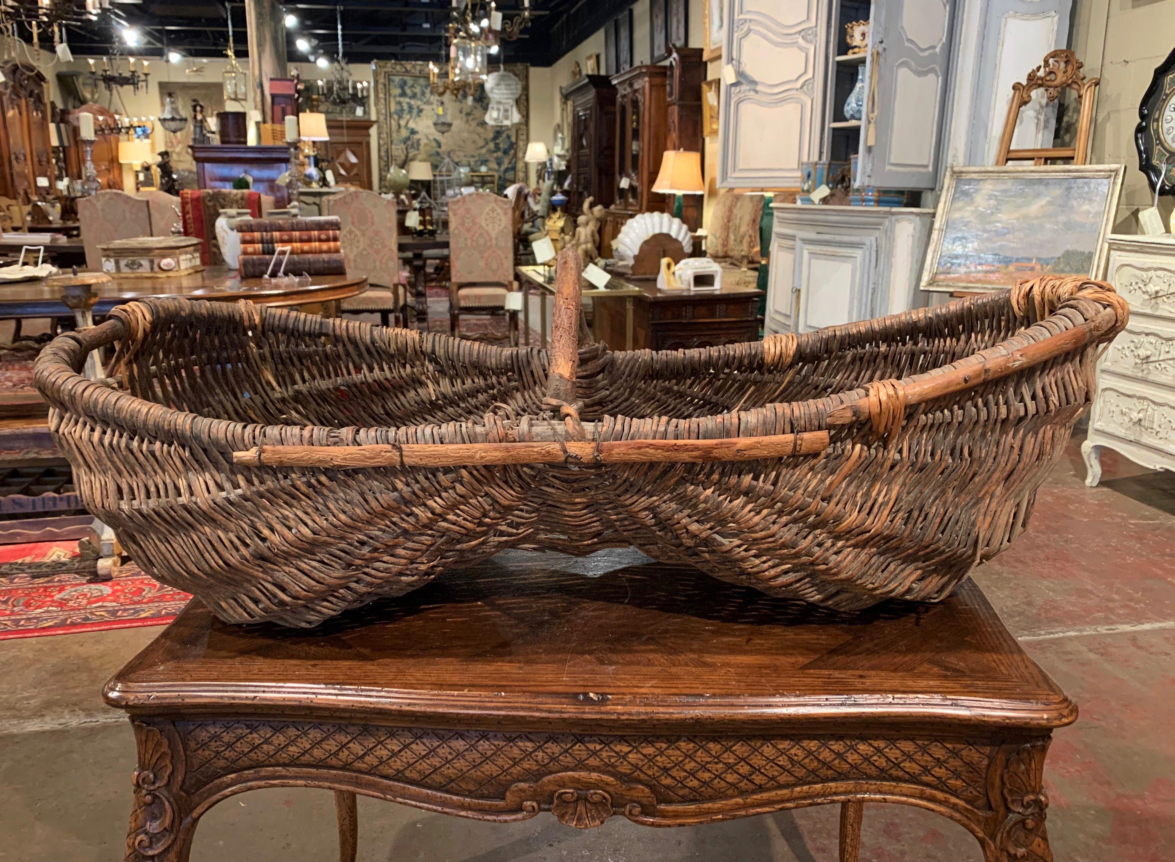 19th Century French Handwoven Wicker Grape Harvesting Basket with Wood Handle 1