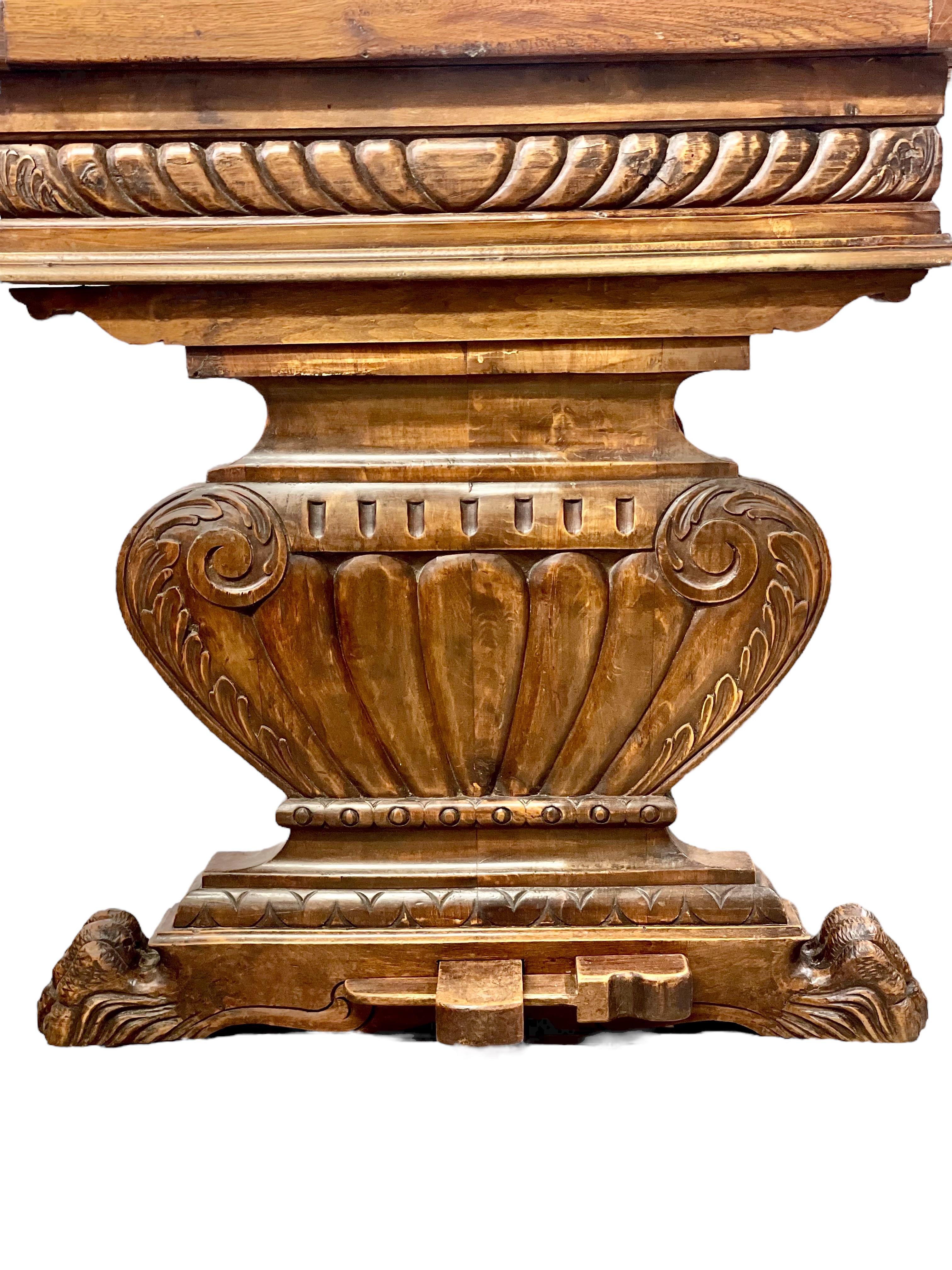 Mesa de comedor francesa del siglo XIX estilo Haute Epoque en venta 7