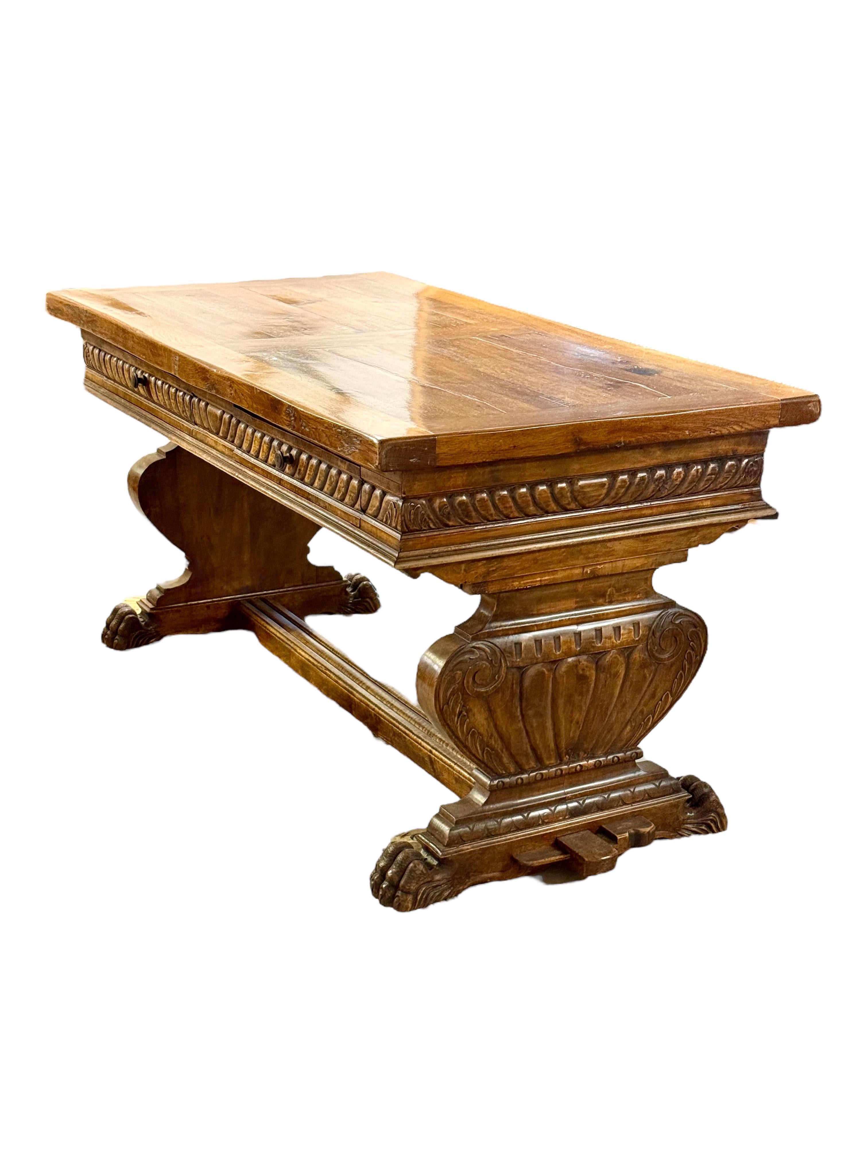 Mesa de comedor francesa del siglo XIX estilo Haute Epoque en venta 5