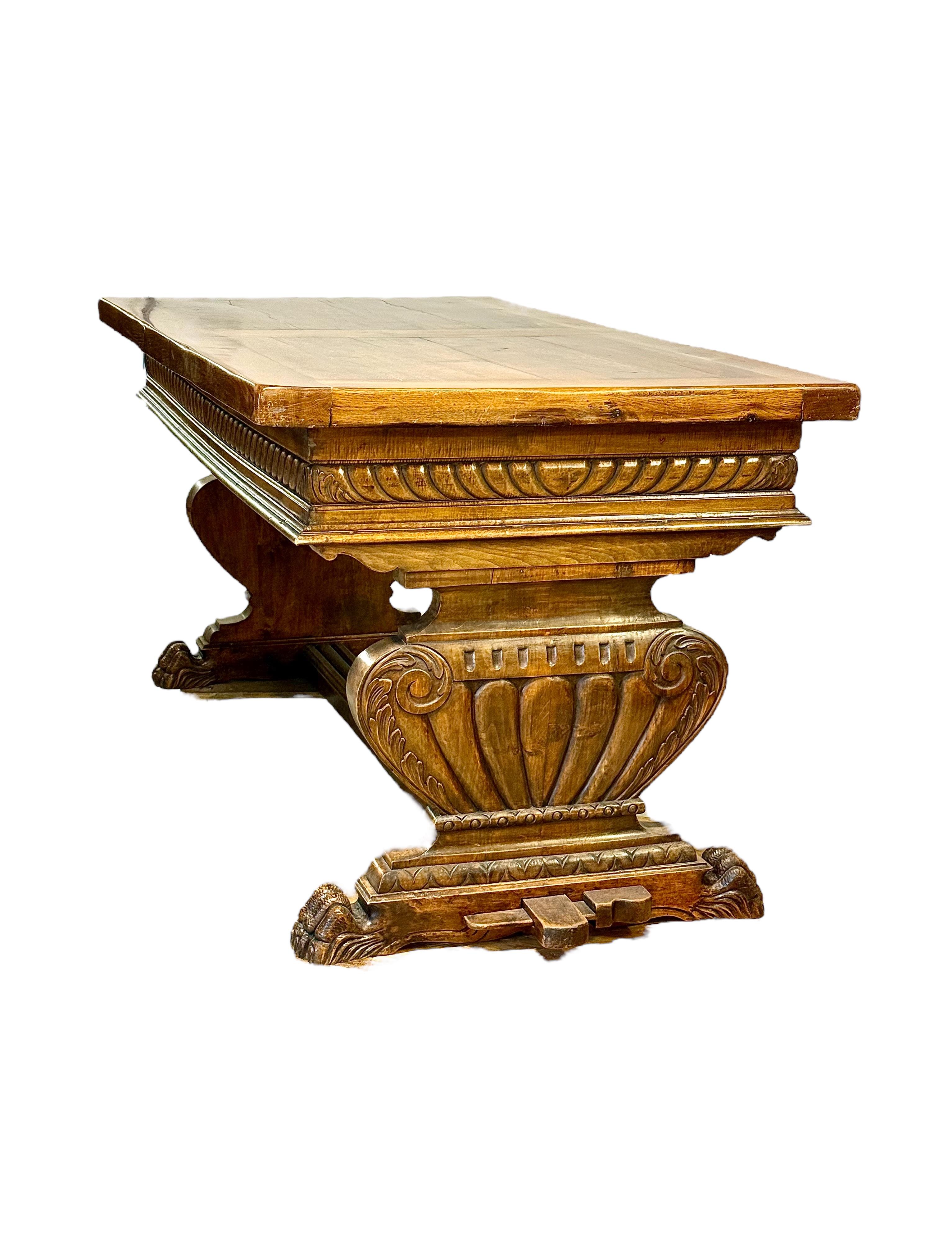 Mesa de comedor francesa del siglo XIX estilo Haute Epoque Francés en venta