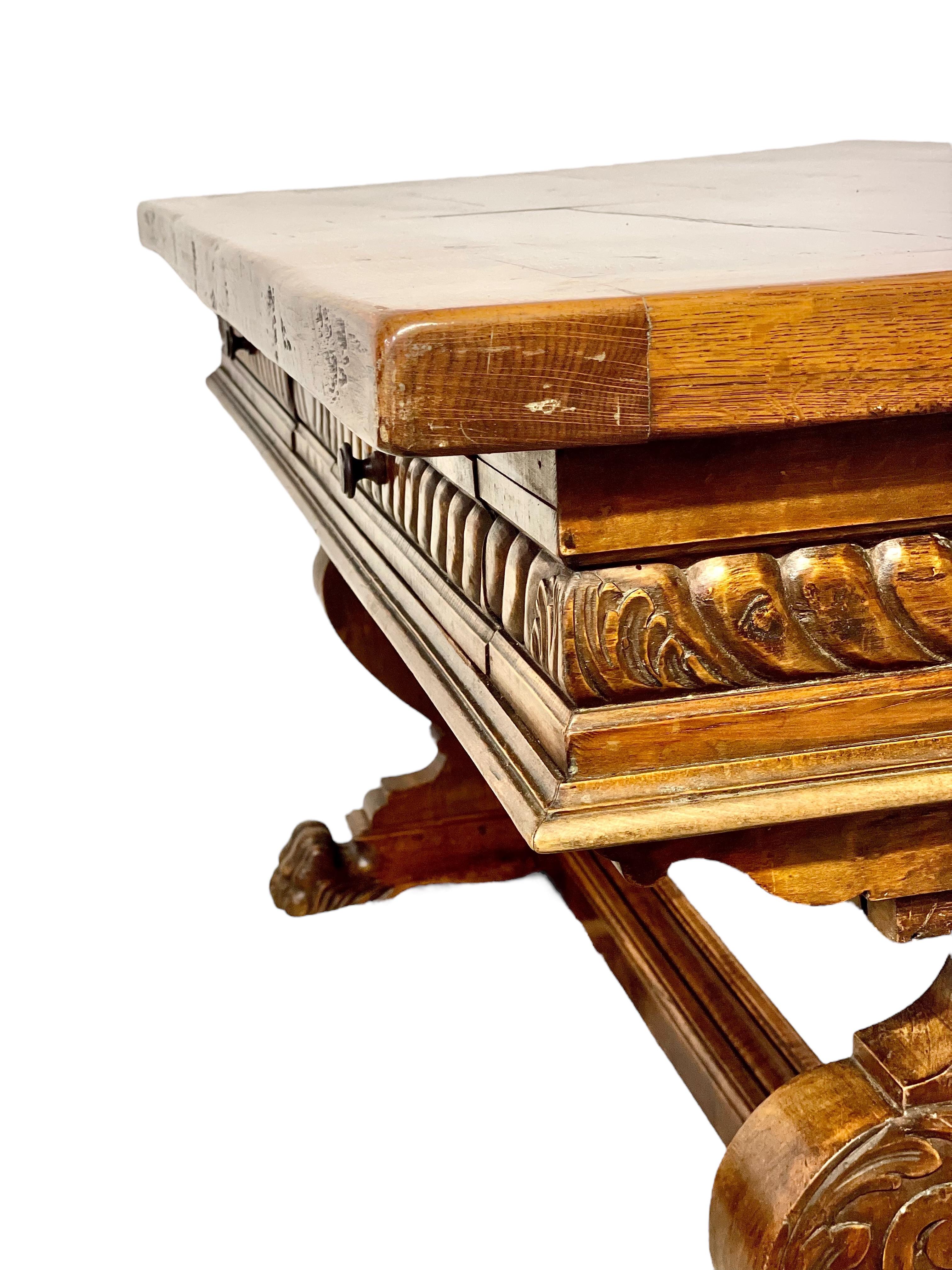 Mesa de comedor francesa del siglo XIX estilo Haute Epoque en venta 2