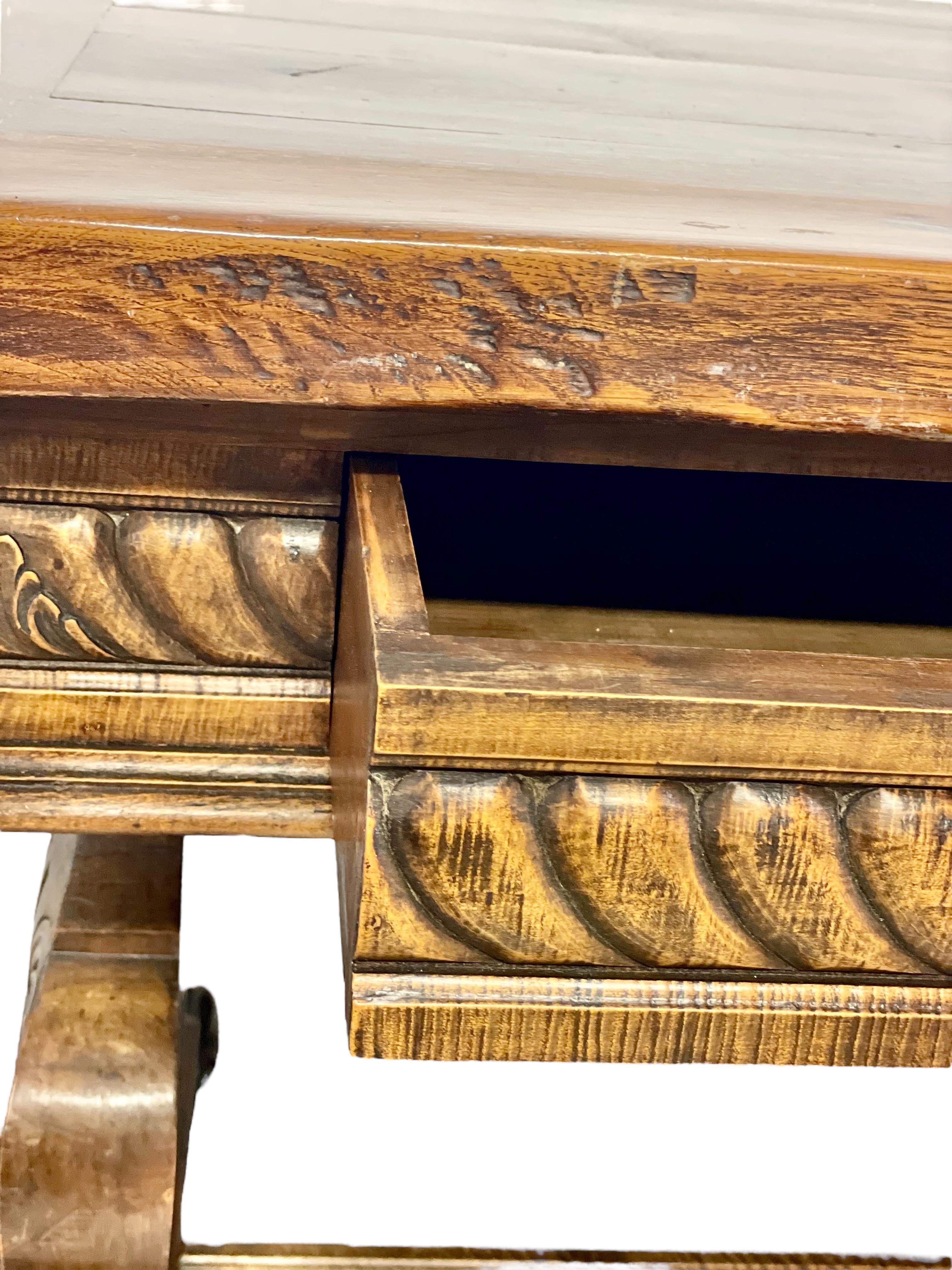 Mesa de comedor francesa del siglo XIX estilo Haute Epoque en venta 3