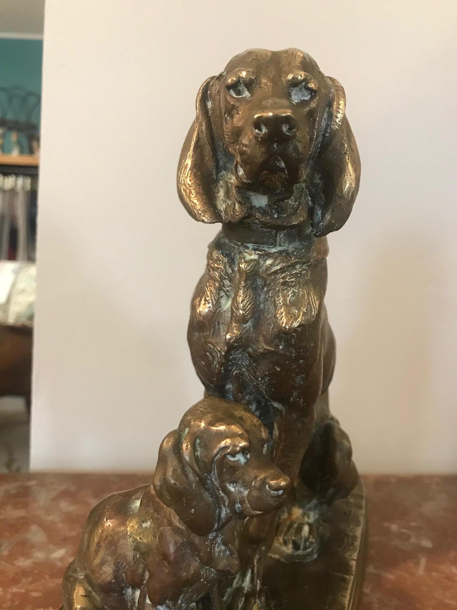 Doré Sculpture française du 19e siècle représentant des chiens en bronze Henri Alfred Jacquemart en vente