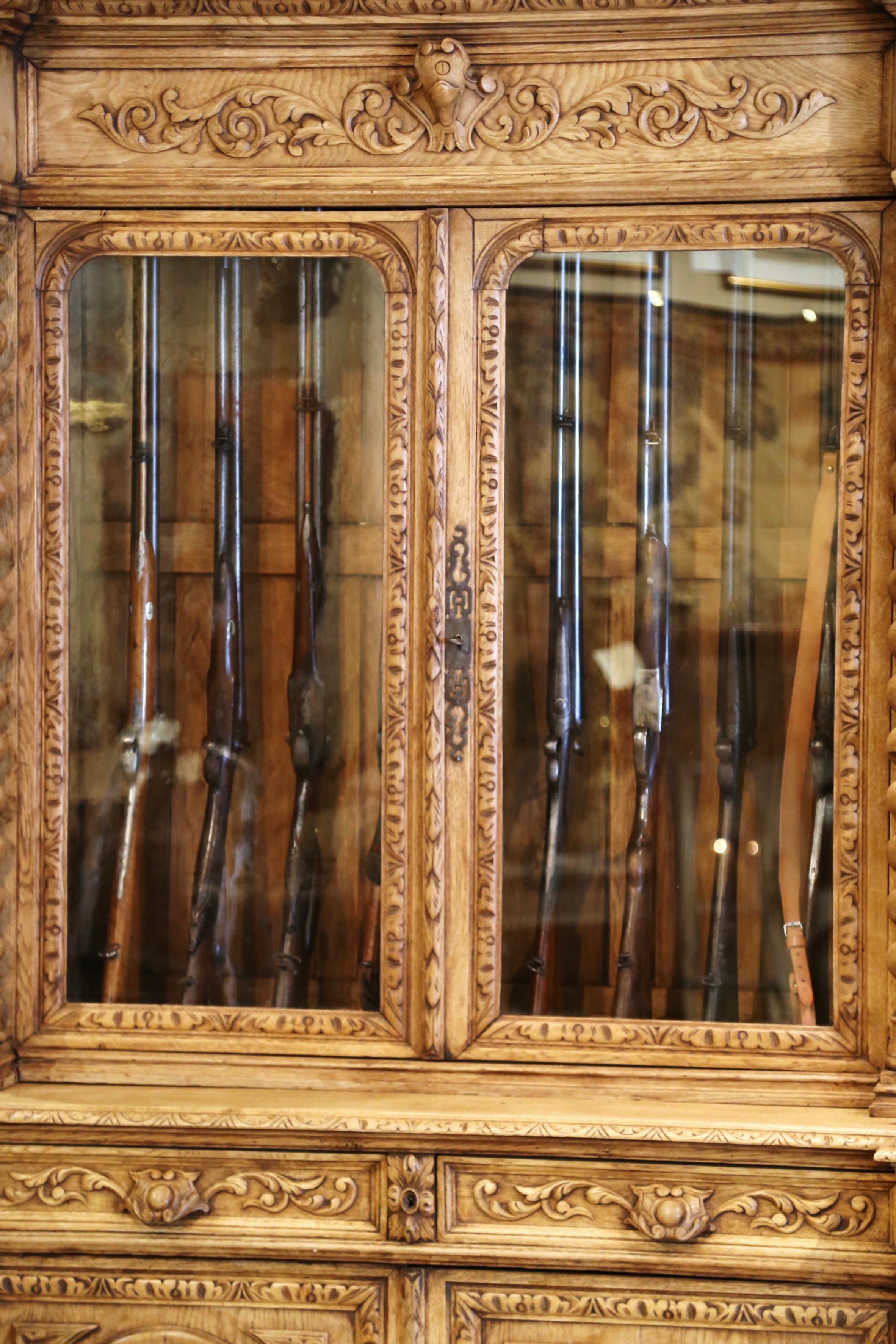 19th Century French Henri II Carved Bleached Oak Gun Cabinet with Hunt Motifs 5