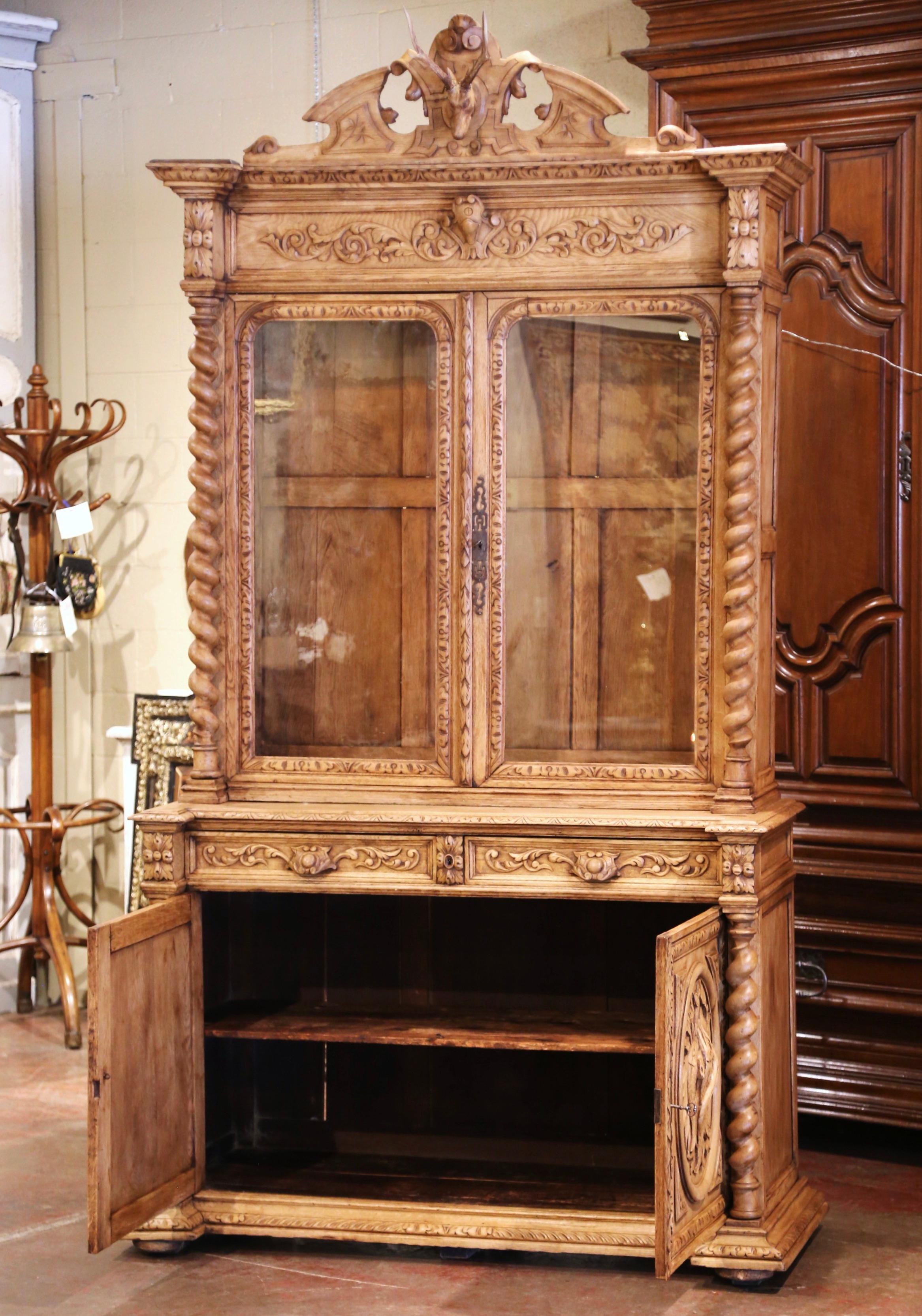 19th Century French Henri II Carved Bleached Oak Gun Cabinet with Hunt Motifs 9
