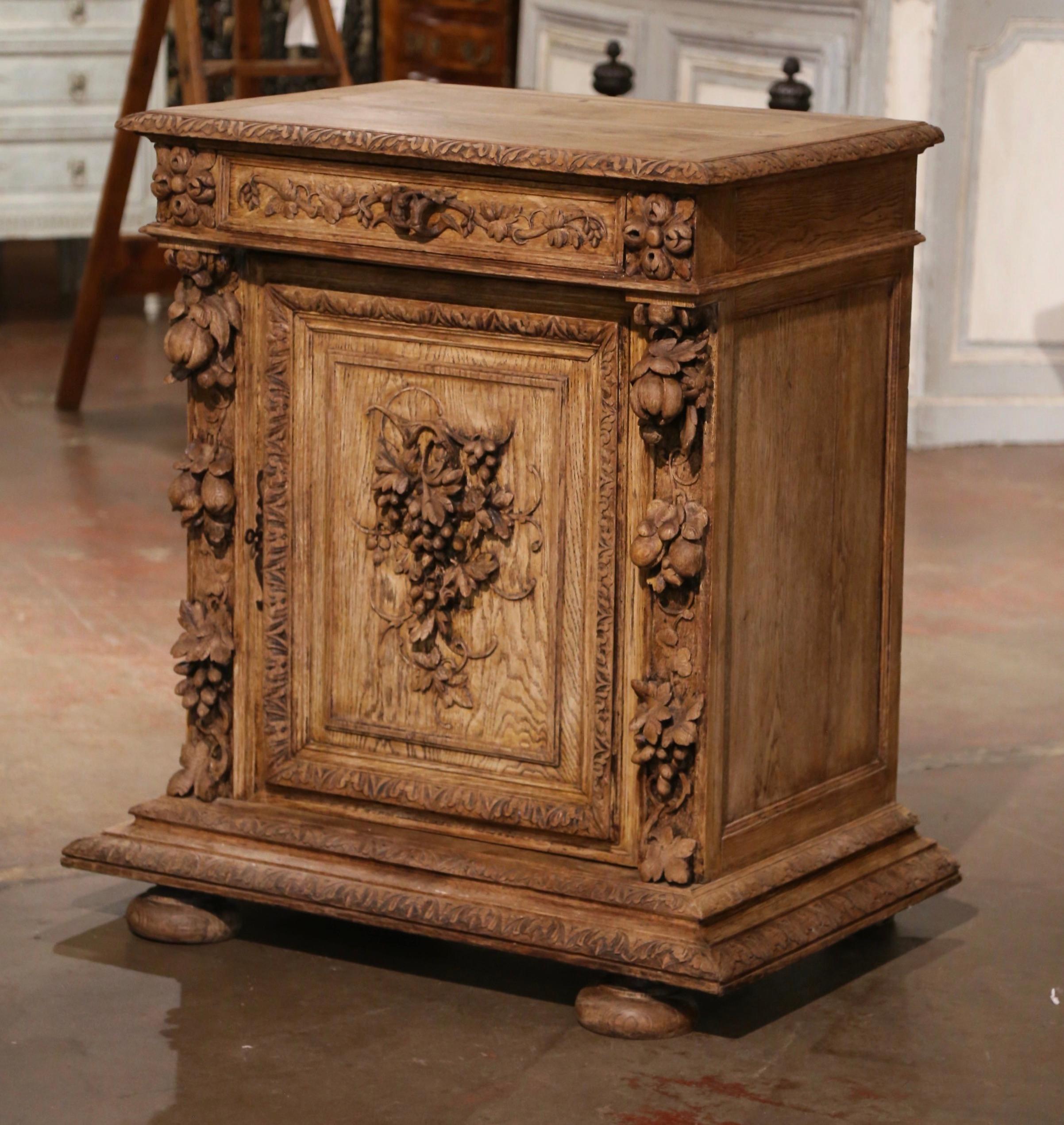 19th Century French Henri II Carved Bleached Oak Jelly Cabinet with Vine Motifs In Excellent Condition For Sale In Dallas, TX