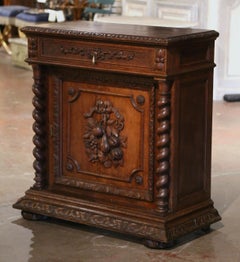 Armoire à gelées Henri II du 19ème siècle en chêne sculpté avec décor de fruits