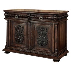 Buffet néoclassique français Henri II du 19ème siècle en noyer