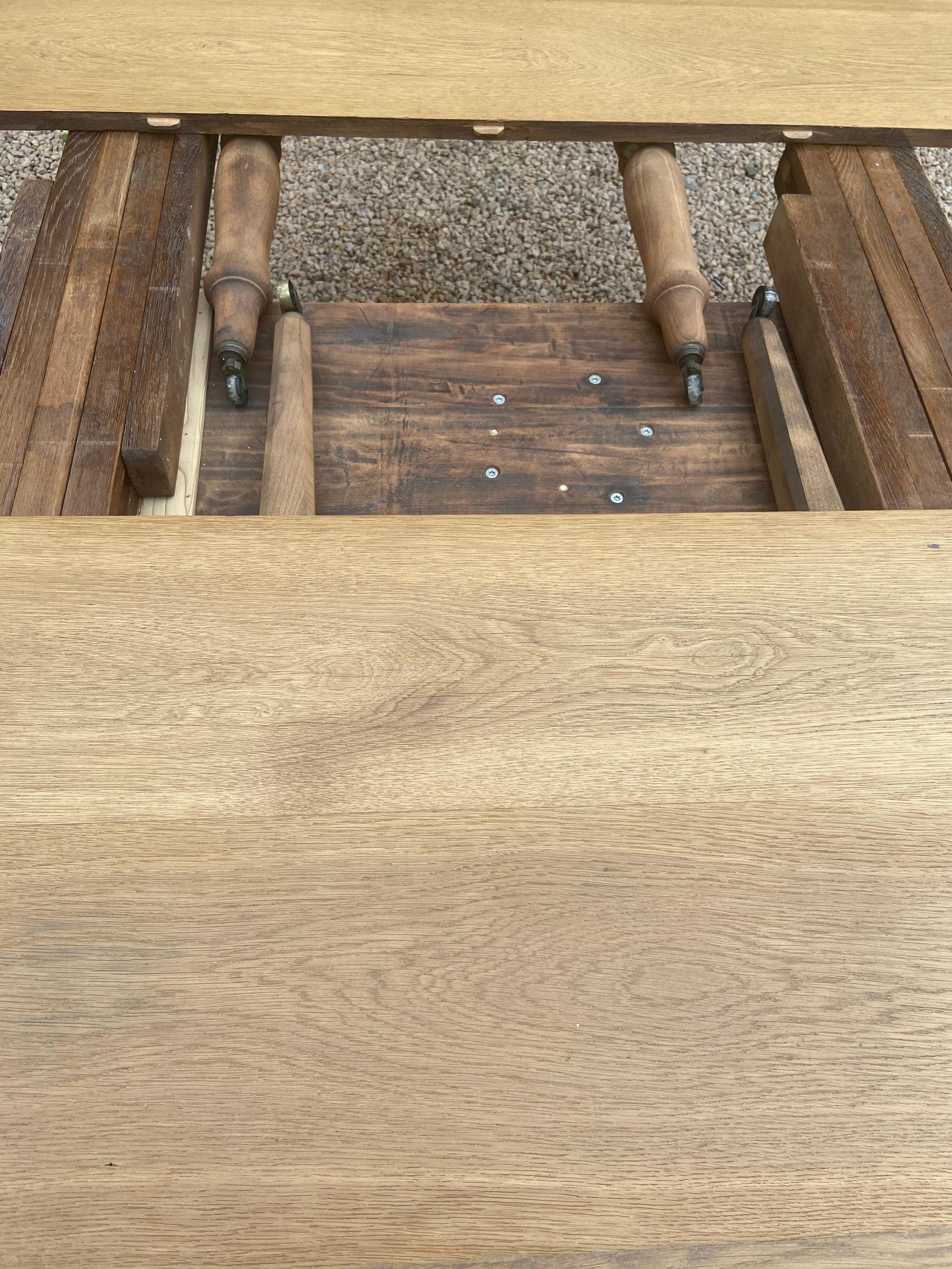 Mesa de comedor francesa de roble estilo Enrique II del siglo XIX, 1890 3