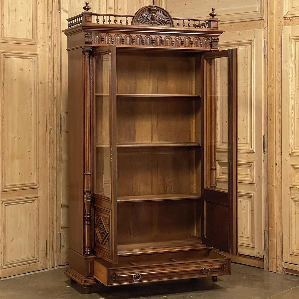 19th Century French Henri II Walnut Bookcase In Good Condition For Sale In Dallas, TX