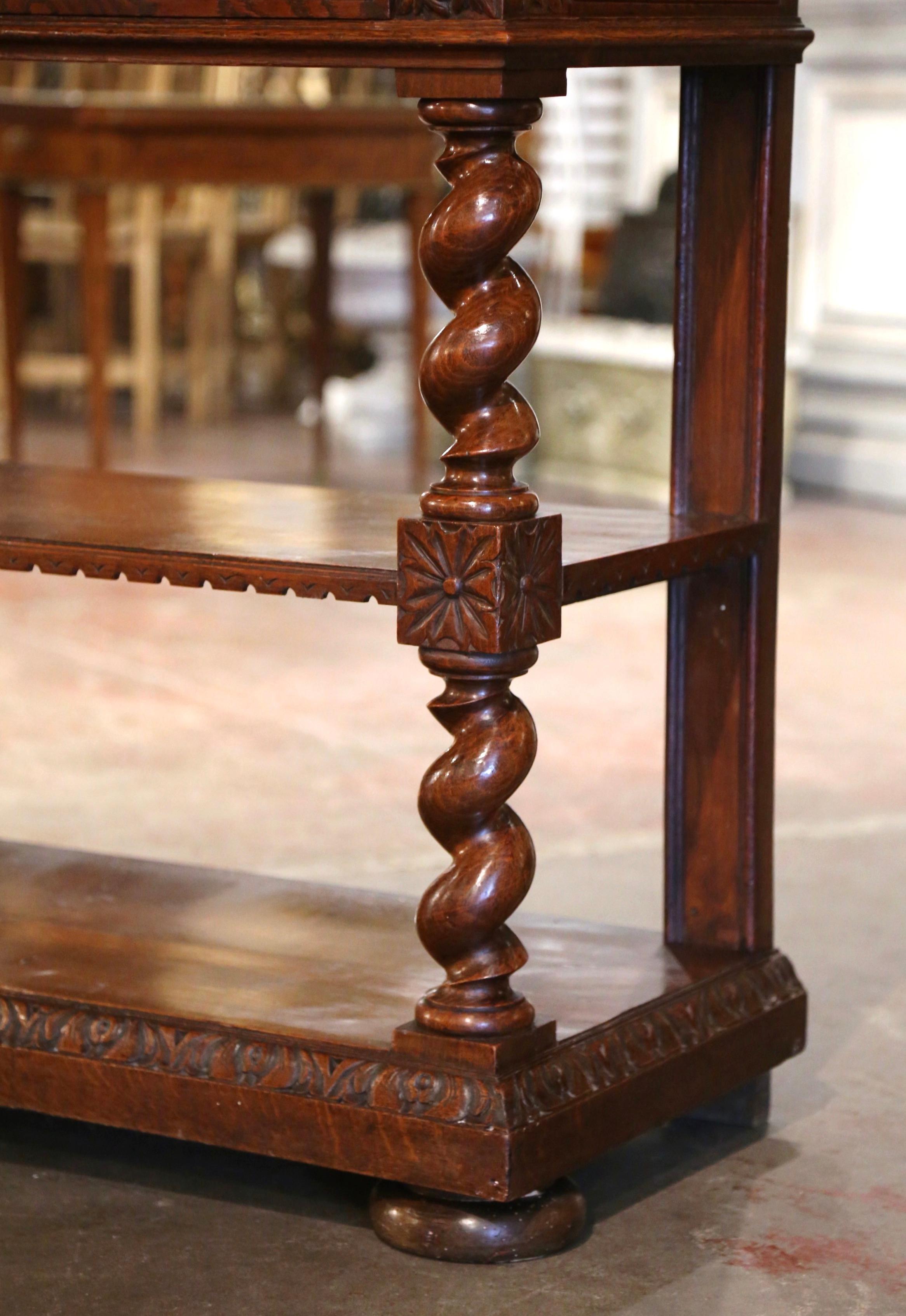 Console à dessert en chêne sculpté Henri II du 19ème siècle 4