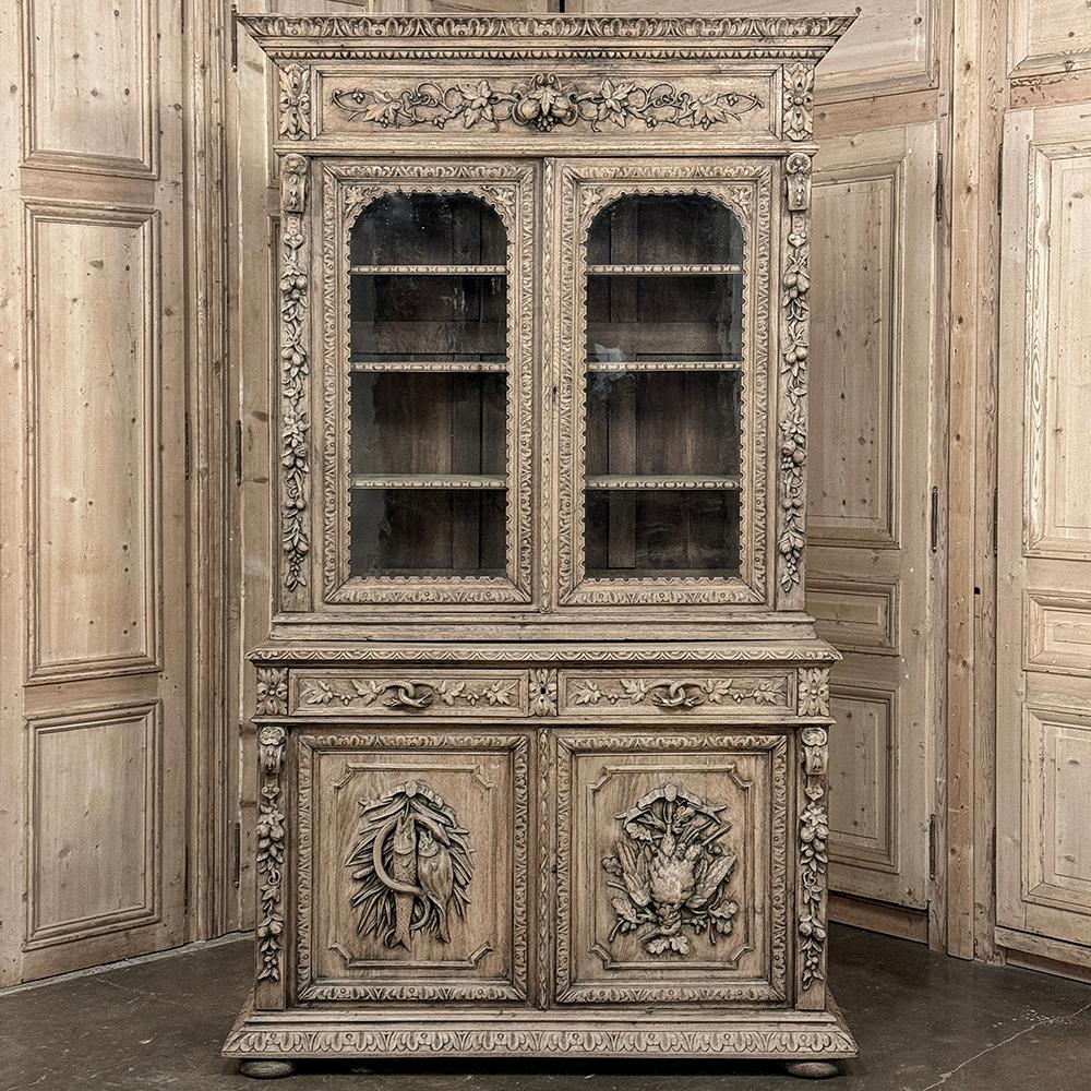 Hand-Carved 19th Century French Hunt Bookcase in Stripped Oak For Sale