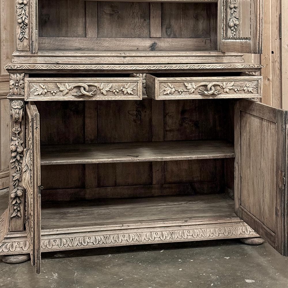 19th Century French Hunt Bookcase in Stripped Oak For Sale 2