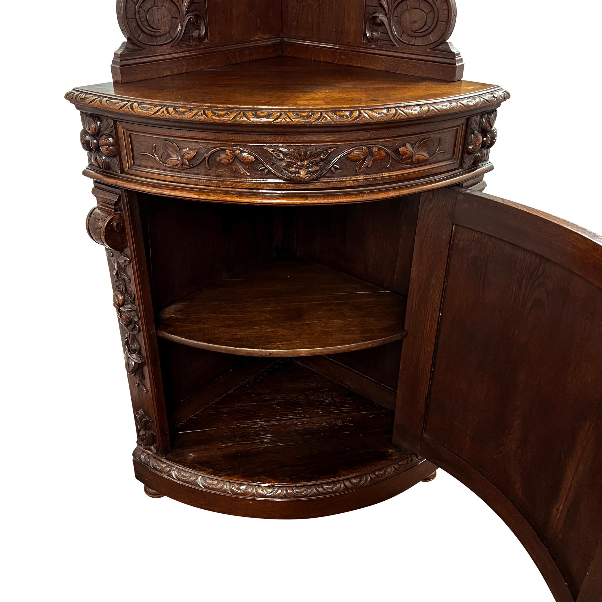 19th Century French Hunt-Themed Corner Cabinet For Sale 1