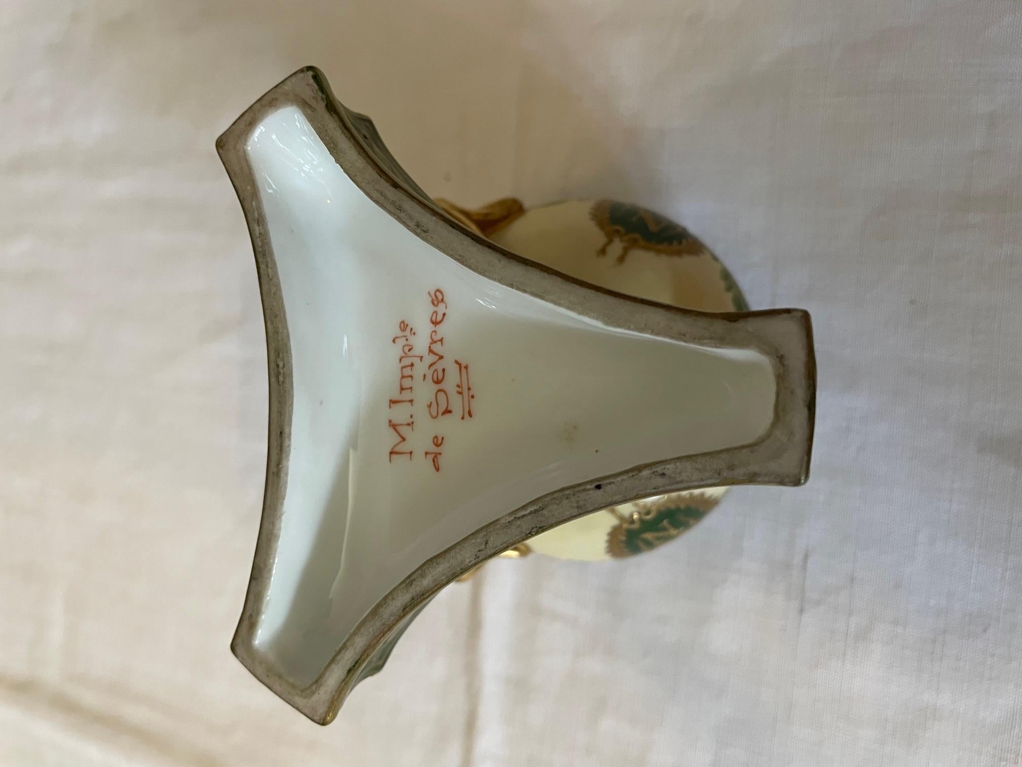 Encrier en porcelaine de la Manufacture impériale française de Sèvres du XIXe siècle en vente 4