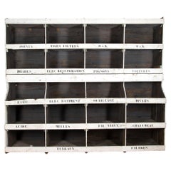 Estantería de ferretería industrial francesa del siglo XIX