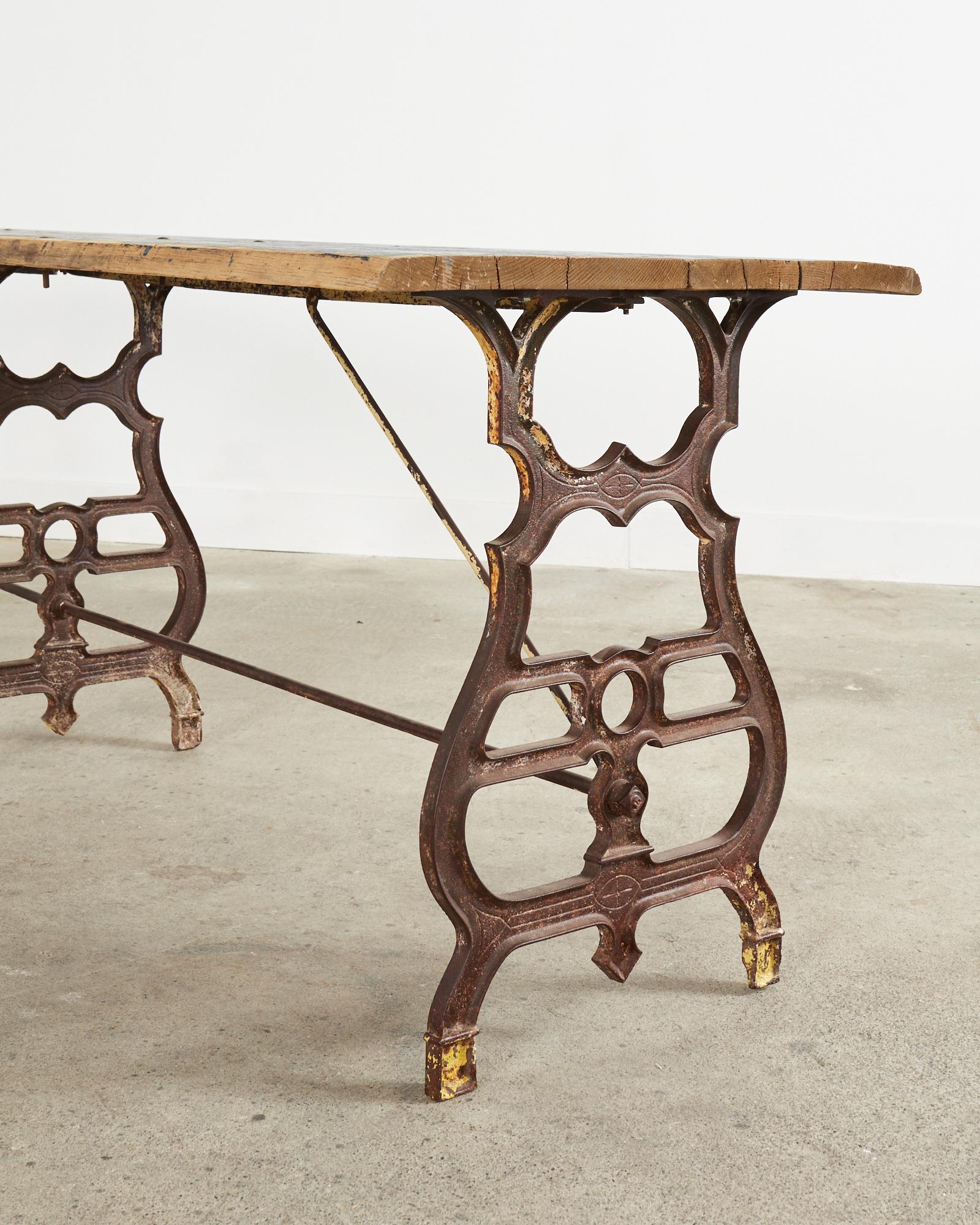 19th Century French Industrial Style Pine Iron Dining Table For Sale 7