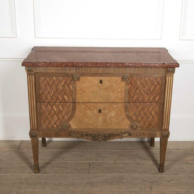 Kommode mit Intarsien aus dem 19. Jahrhundert (Holz) im Angebot