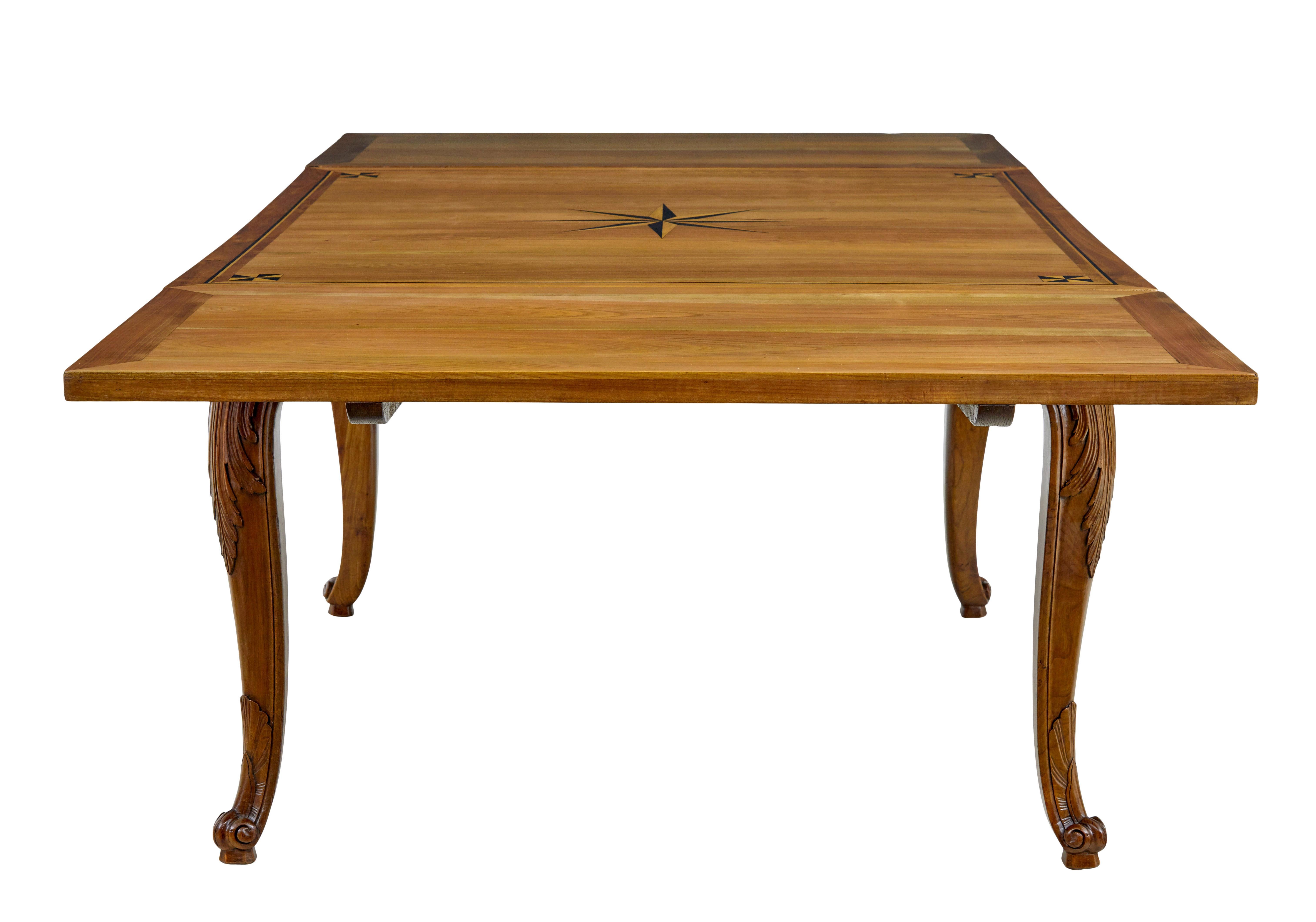 19th century French inlaid fruit wood extending dining table In Good Condition For Sale In Debenham, Suffolk