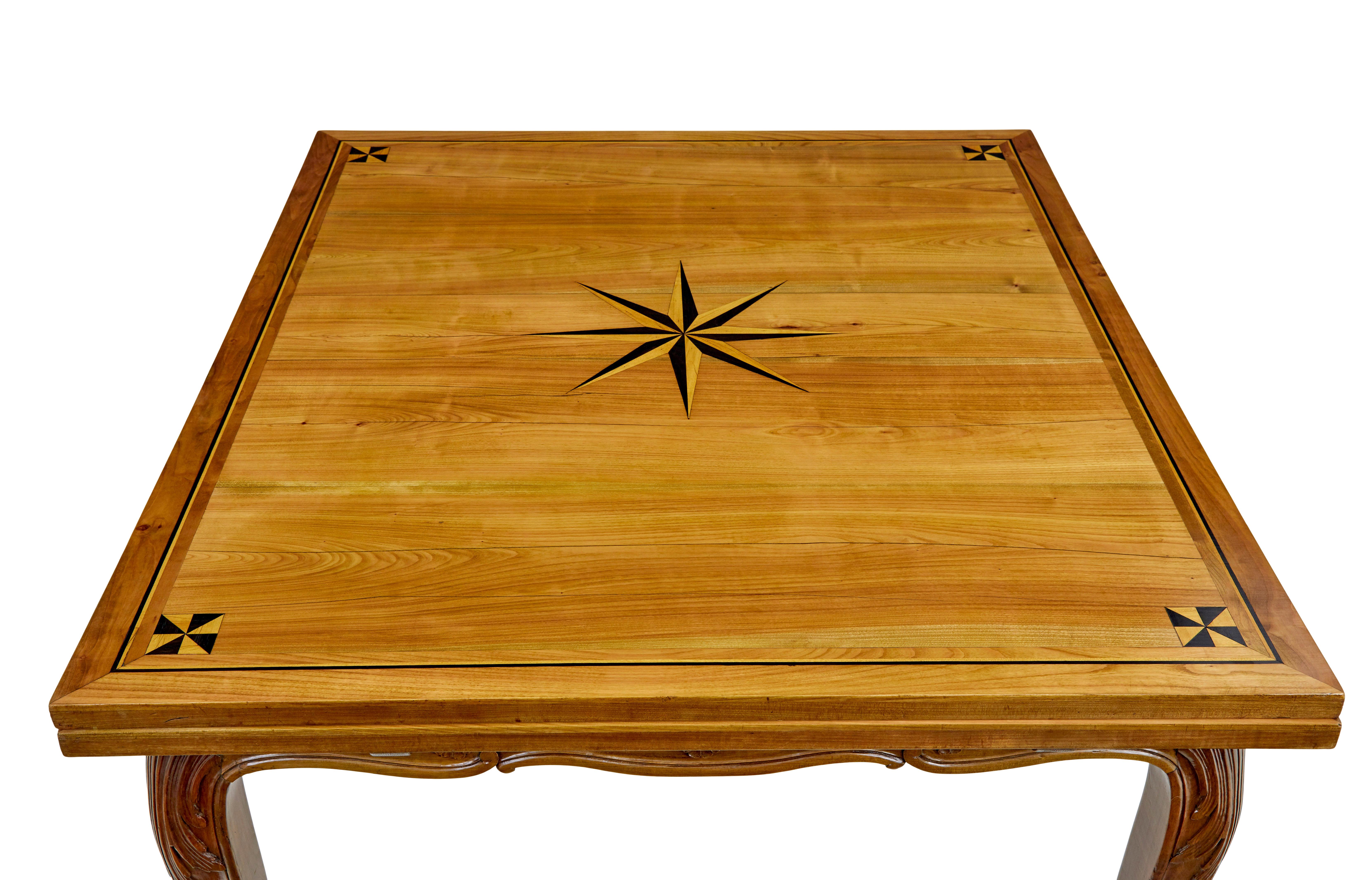XIXe siècle Table de salle à manger française du 19ème siècle en bois fruitier incrusté en vente