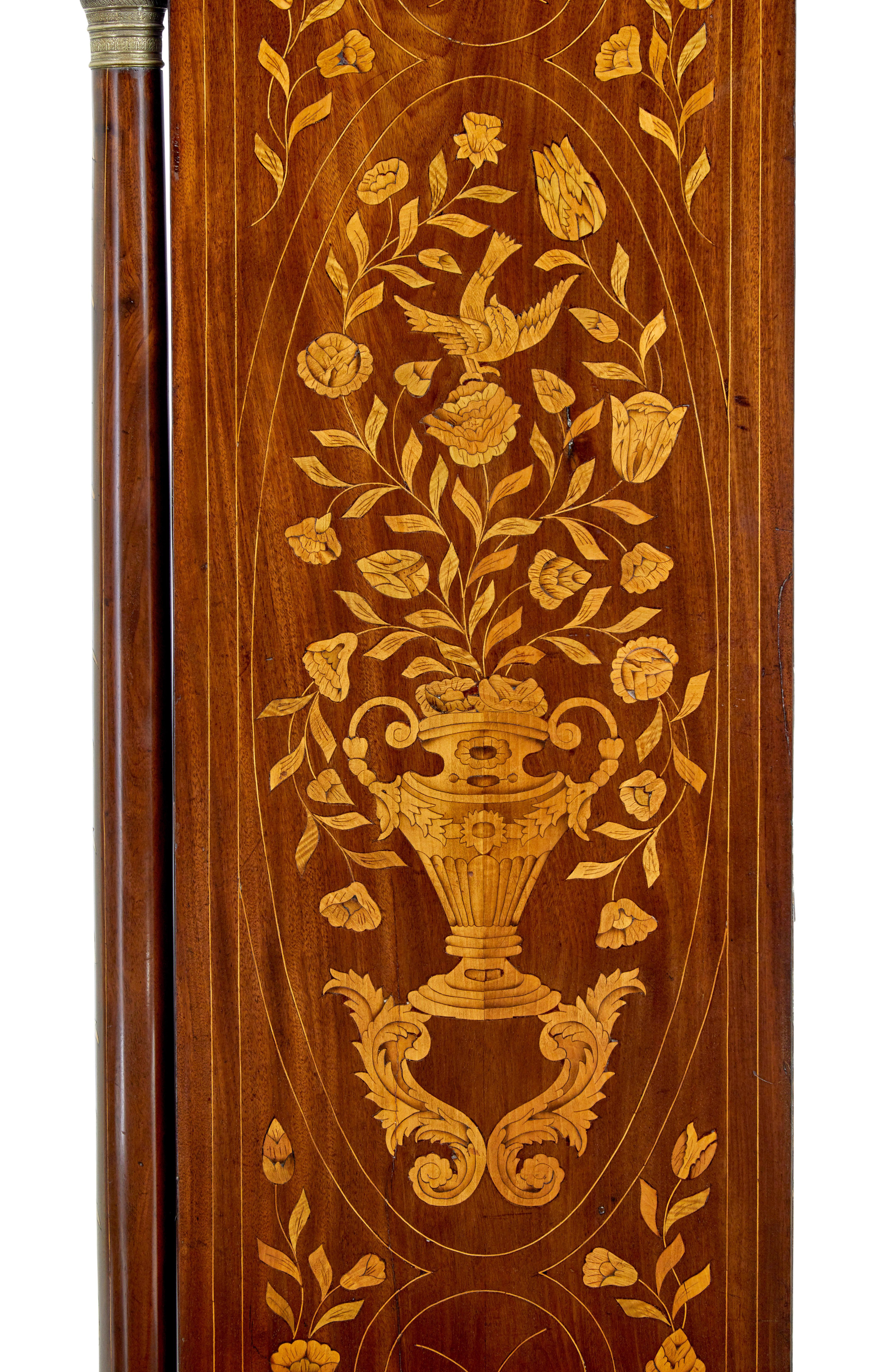 Arcón francés del siglo XIX de 6 cajones con incrustaciones de caoba en venta 1