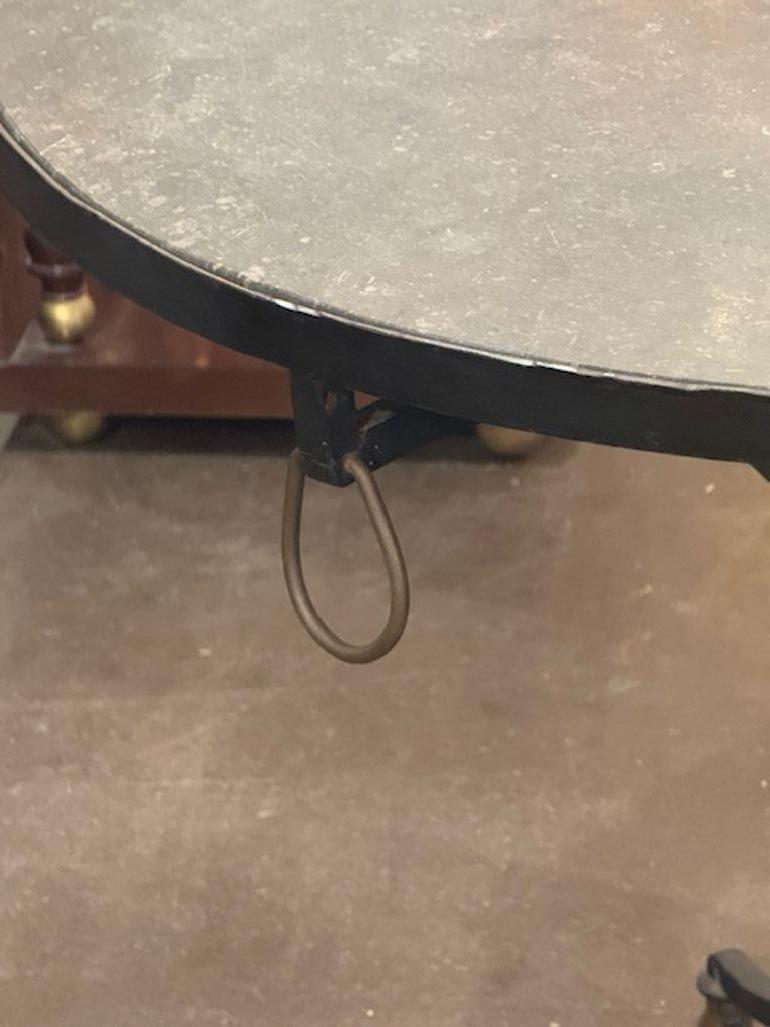 XIXe siècle Tables en fer et laiton du 19e siècle avec plateaux en marbre en vente