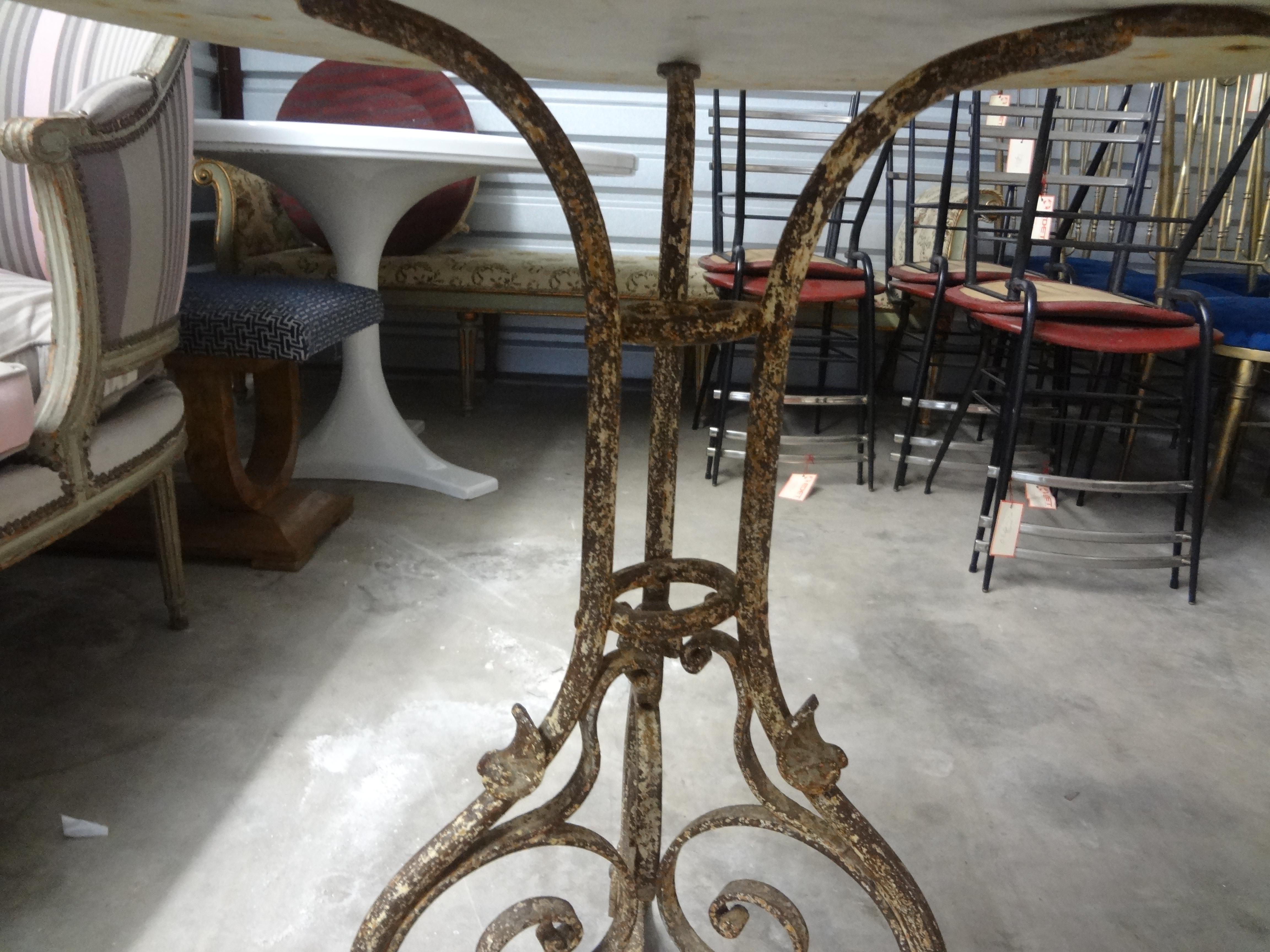19th Century French Iron And Marble Garden Table For Sale 3