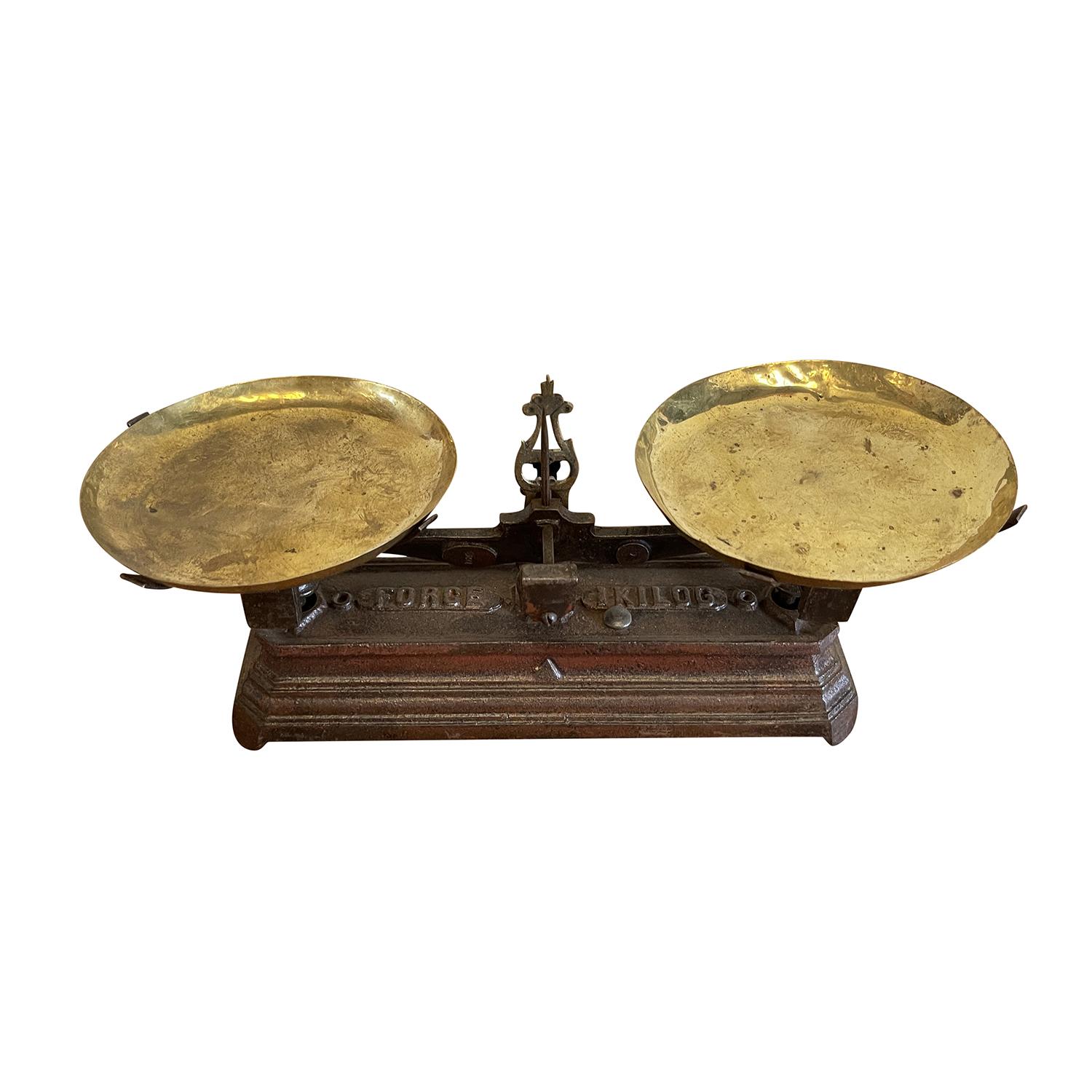 19th Century French Iron Balance - Antique Small Brass Scale In Good Condition For Sale In West Palm Beach, FL