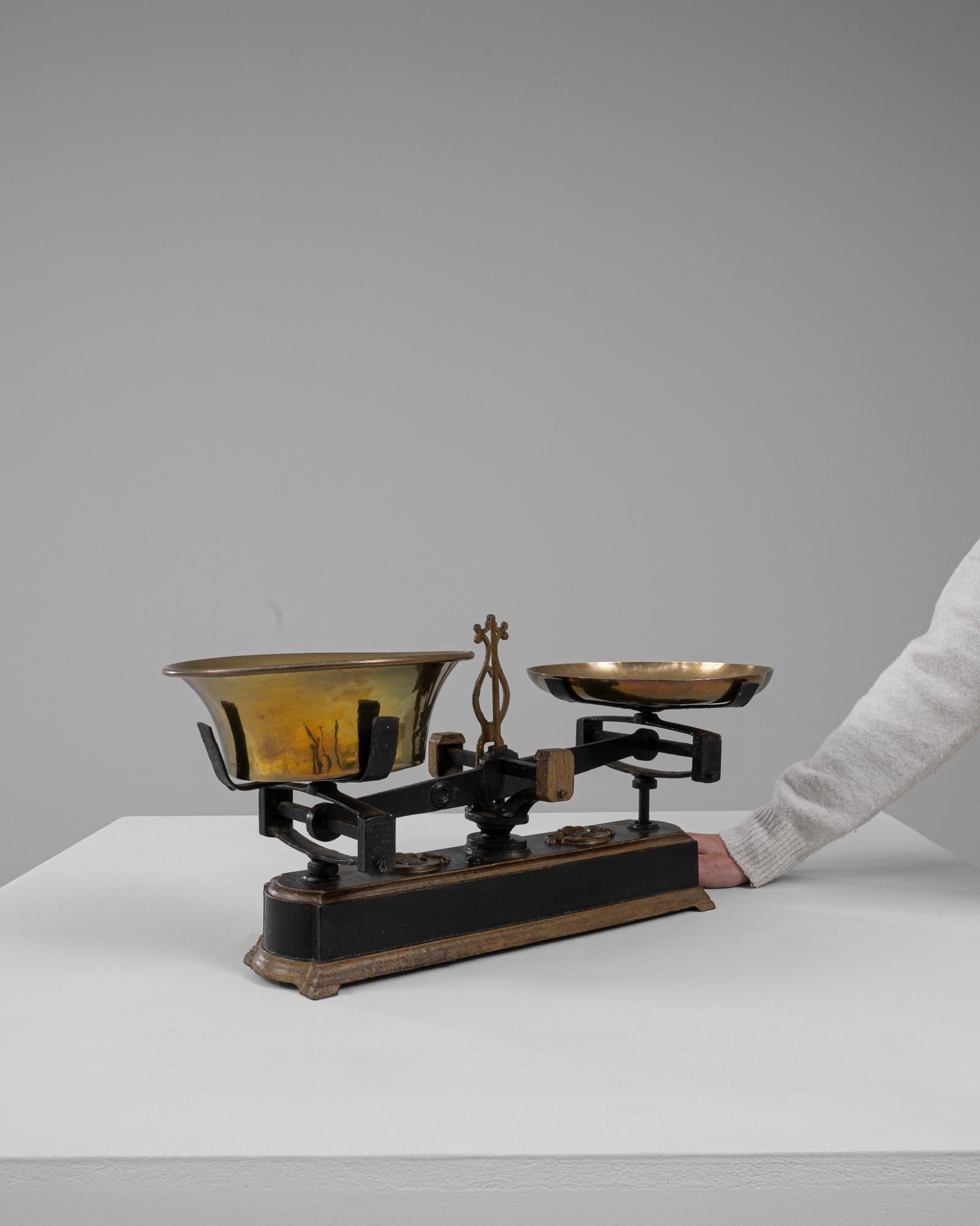 Ottone Scala francese in ferro e ottone del XIX secolo in vendita