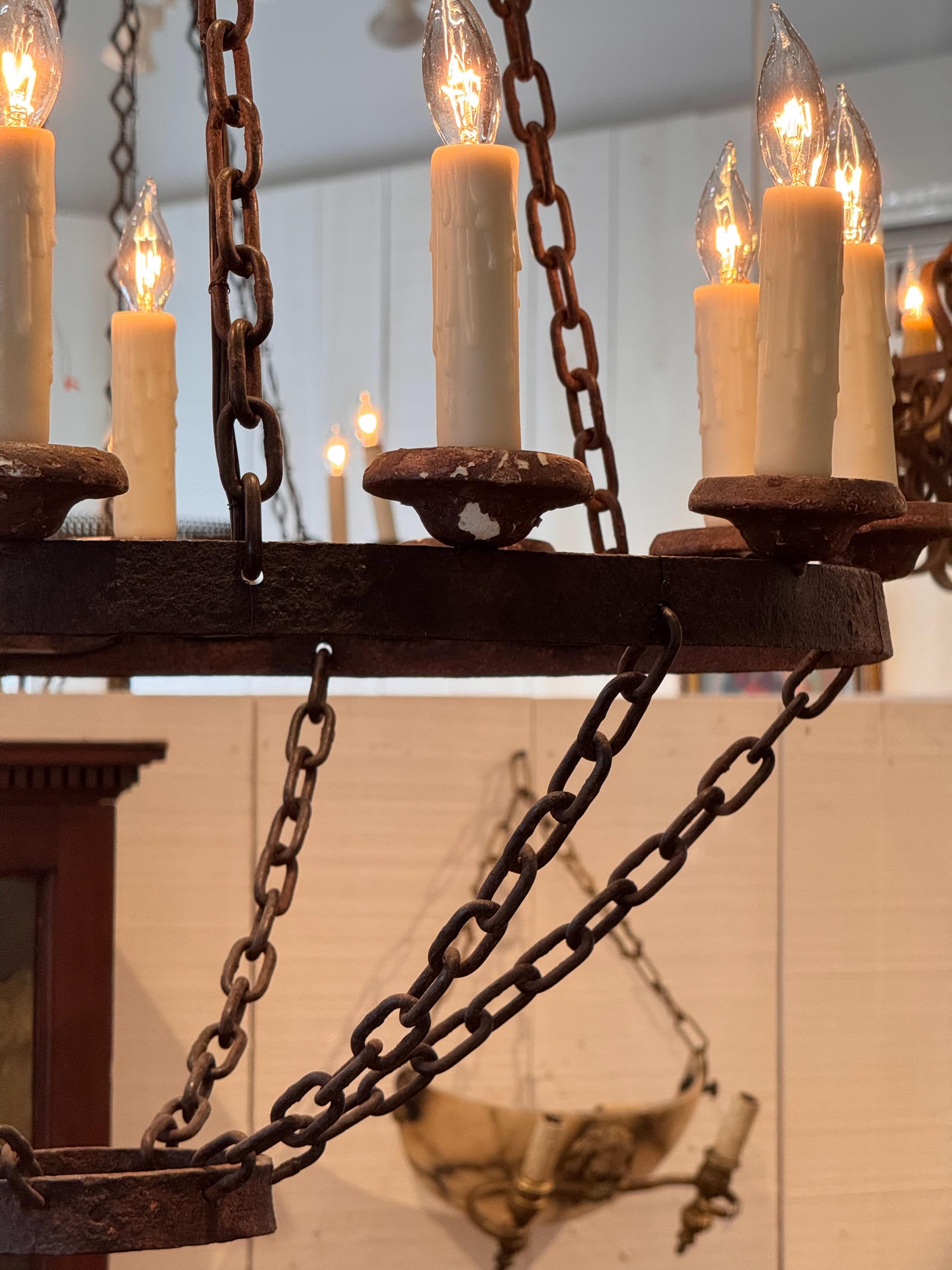 Lampadario francese in ferro del XIX secolo in vendita 5