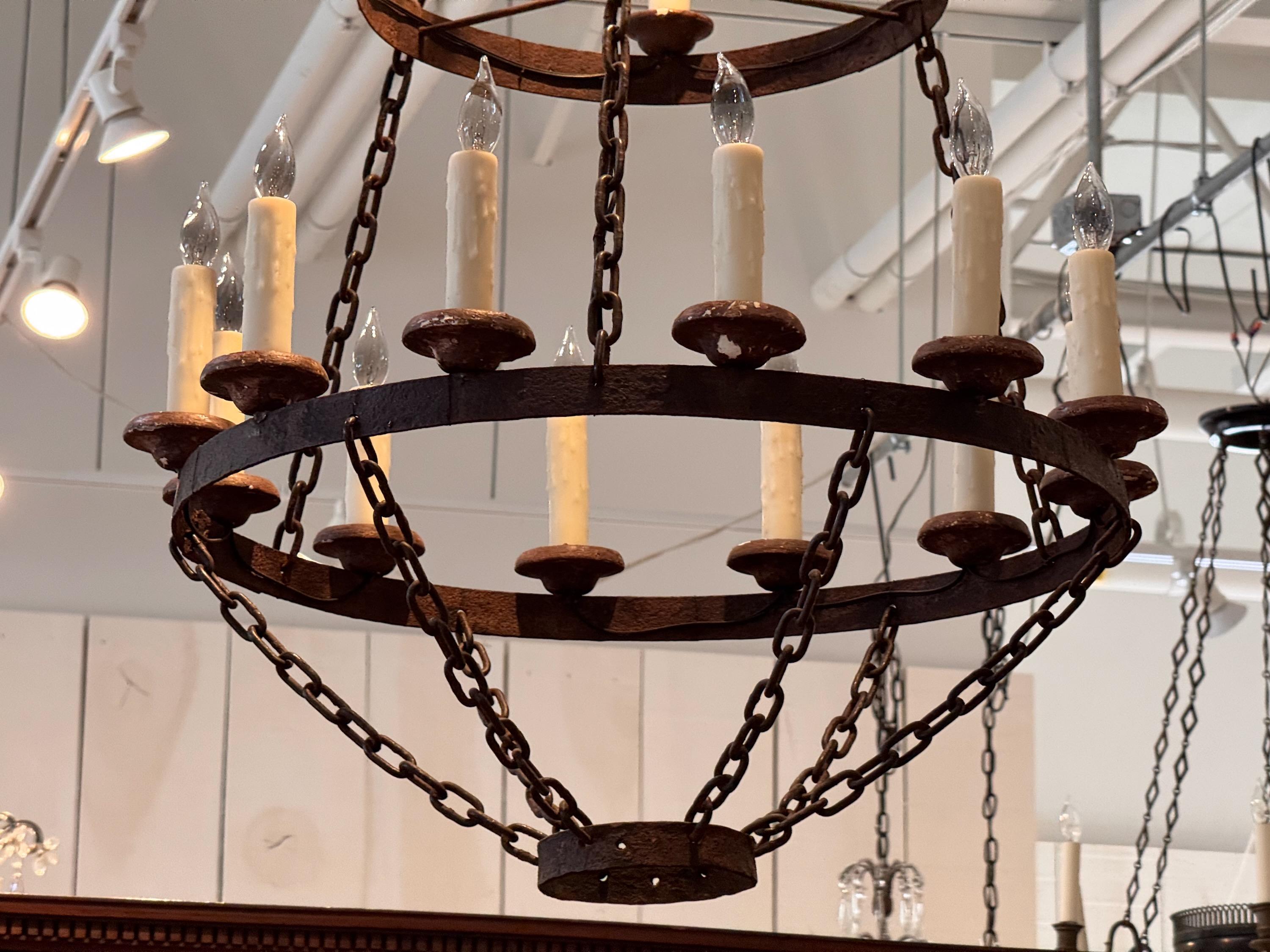 Lampadario francese in ferro del XIX secolo In condizioni buone in vendita a Charlottesville, VA