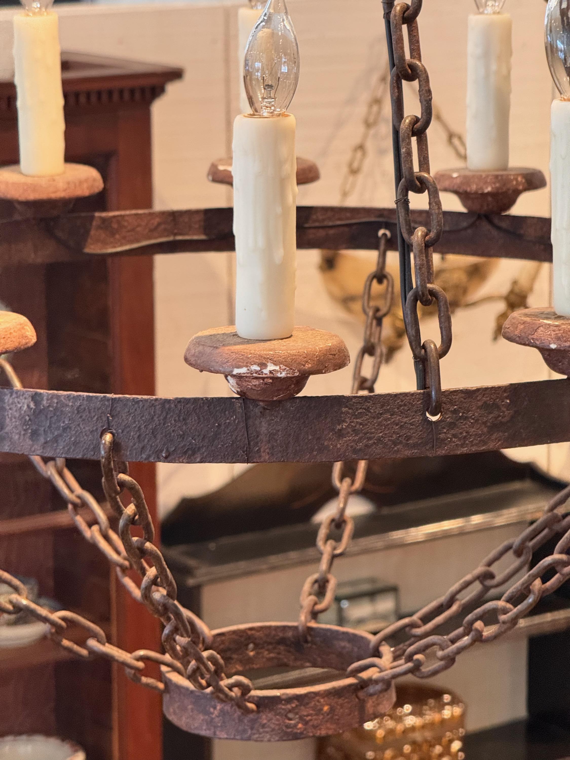 Lampadario francese in ferro del XIX secolo in vendita 2