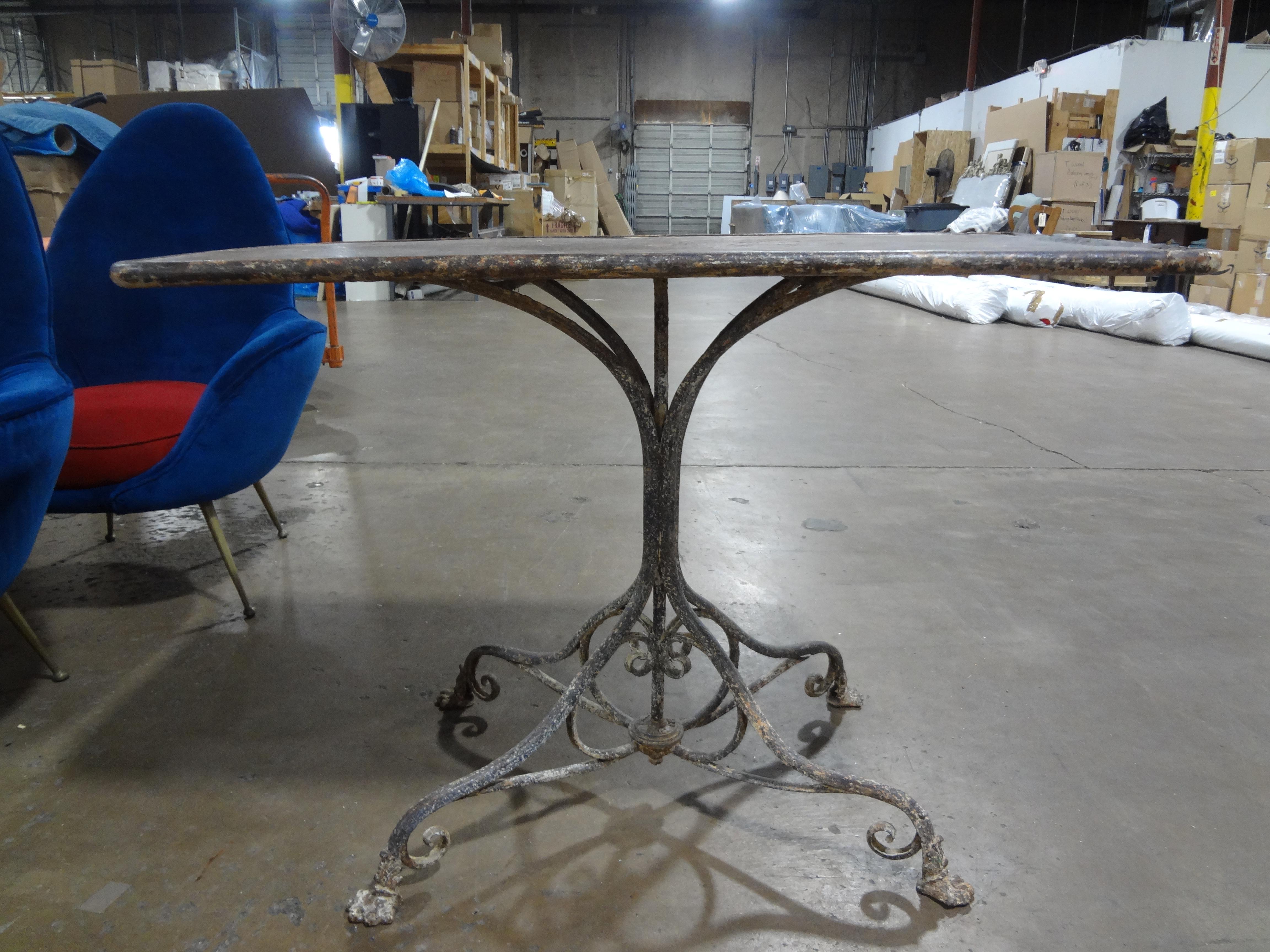 Belle Époque 19th Century French Iron Garden Table By Arras For Sale