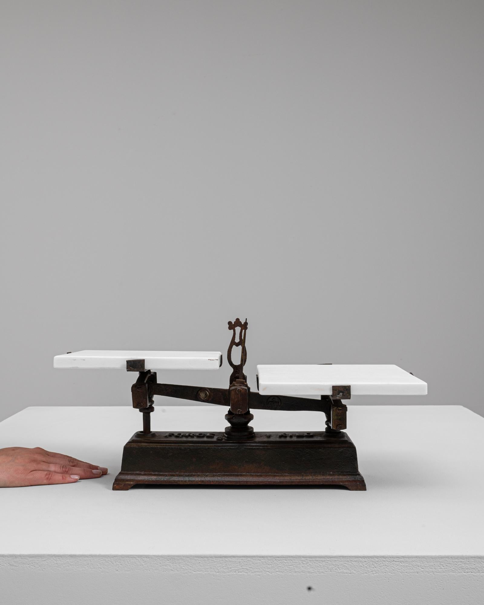 Francese Scala francese in ferro e marmo del XIX secolo in vendita