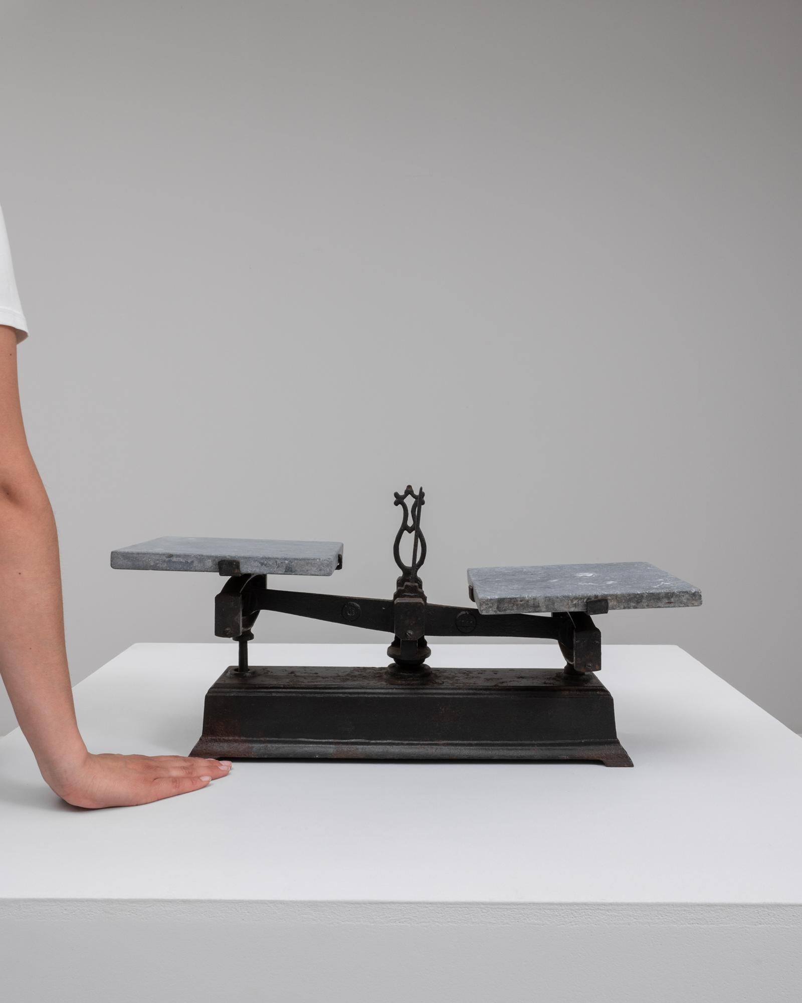 Francese Scala francese in ferro e marmo del XIX secolo in vendita