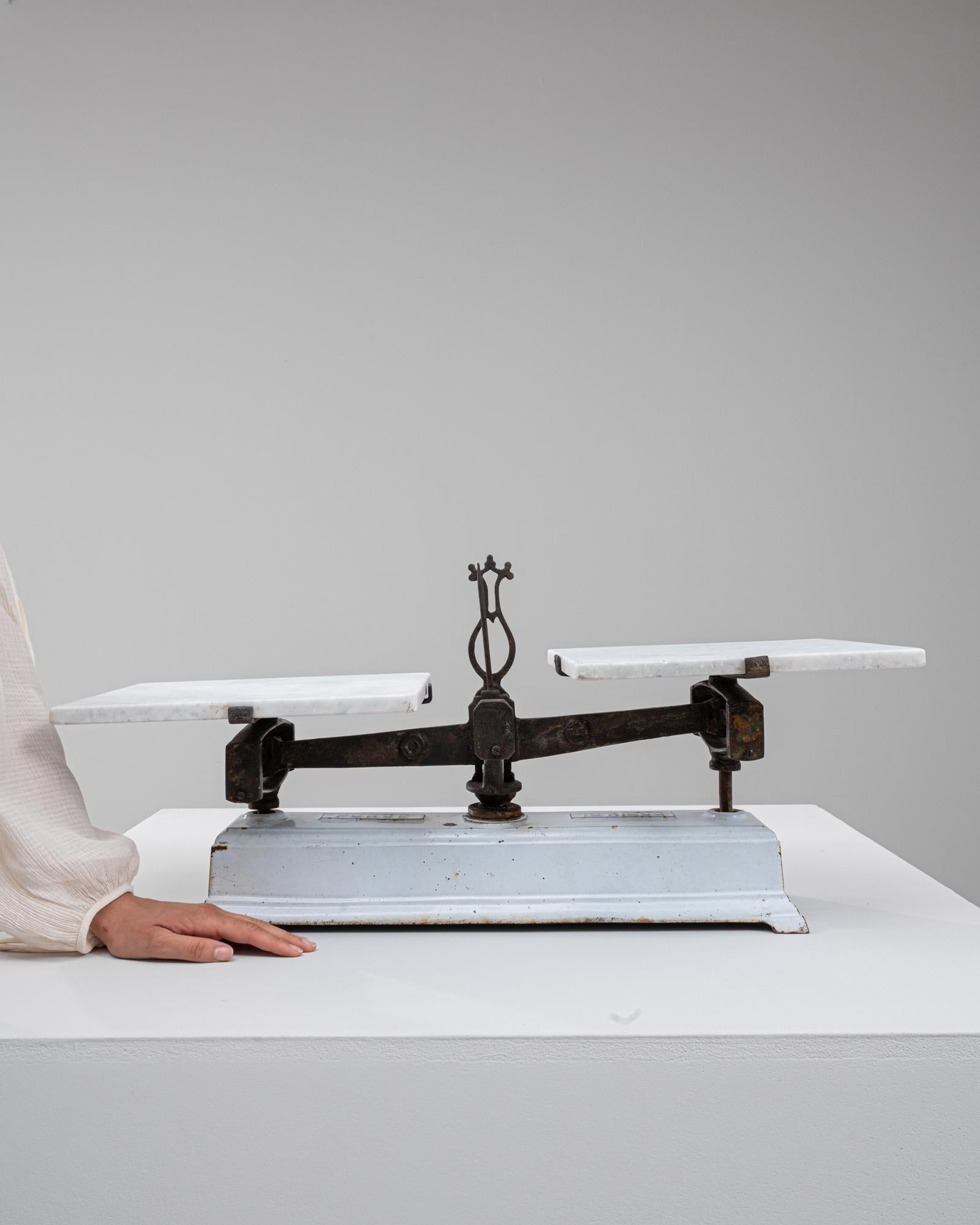 Francese Scala francese in ferro e marmo del XIX secolo in vendita