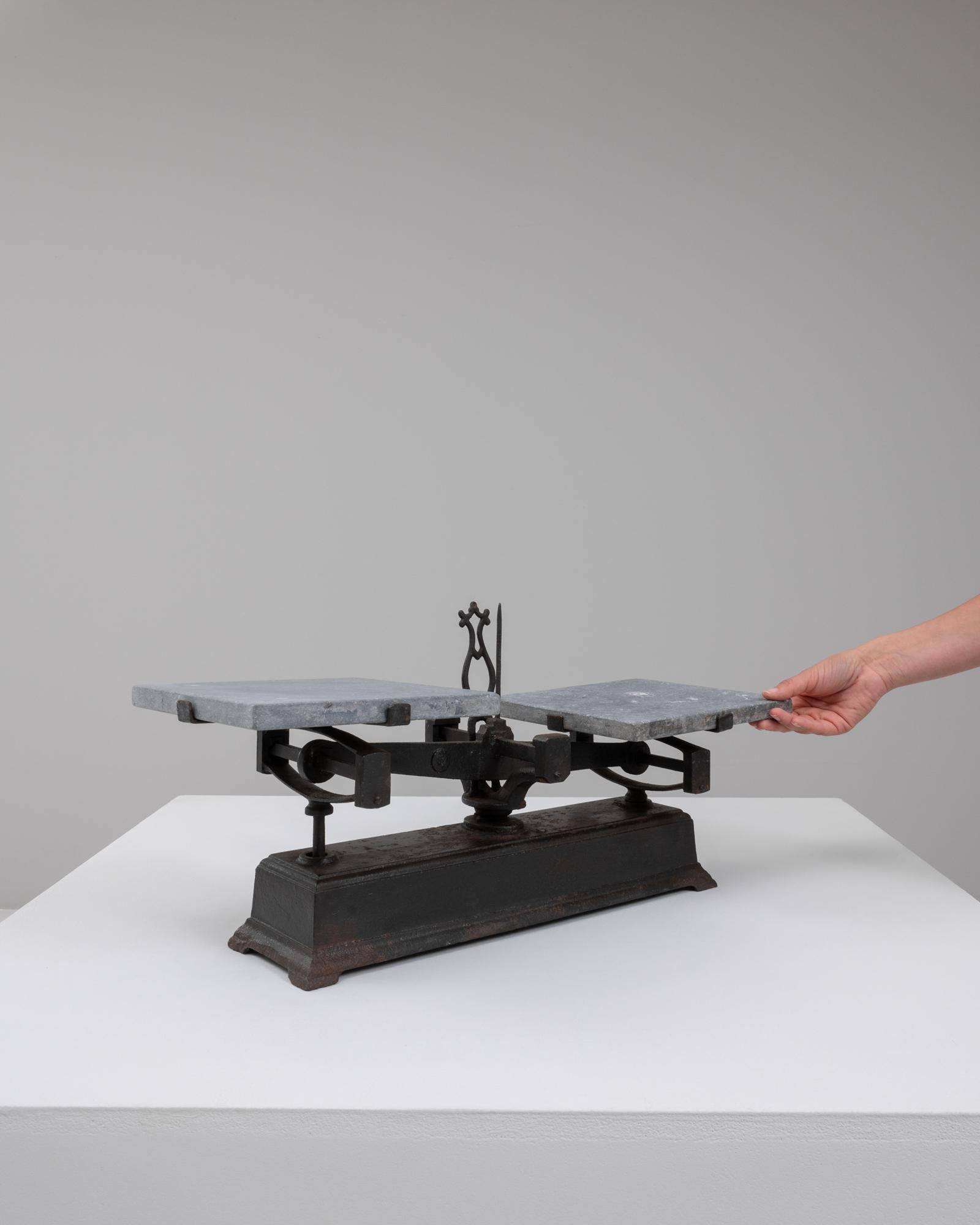 Ferro Scala francese in ferro e marmo del XIX secolo in vendita