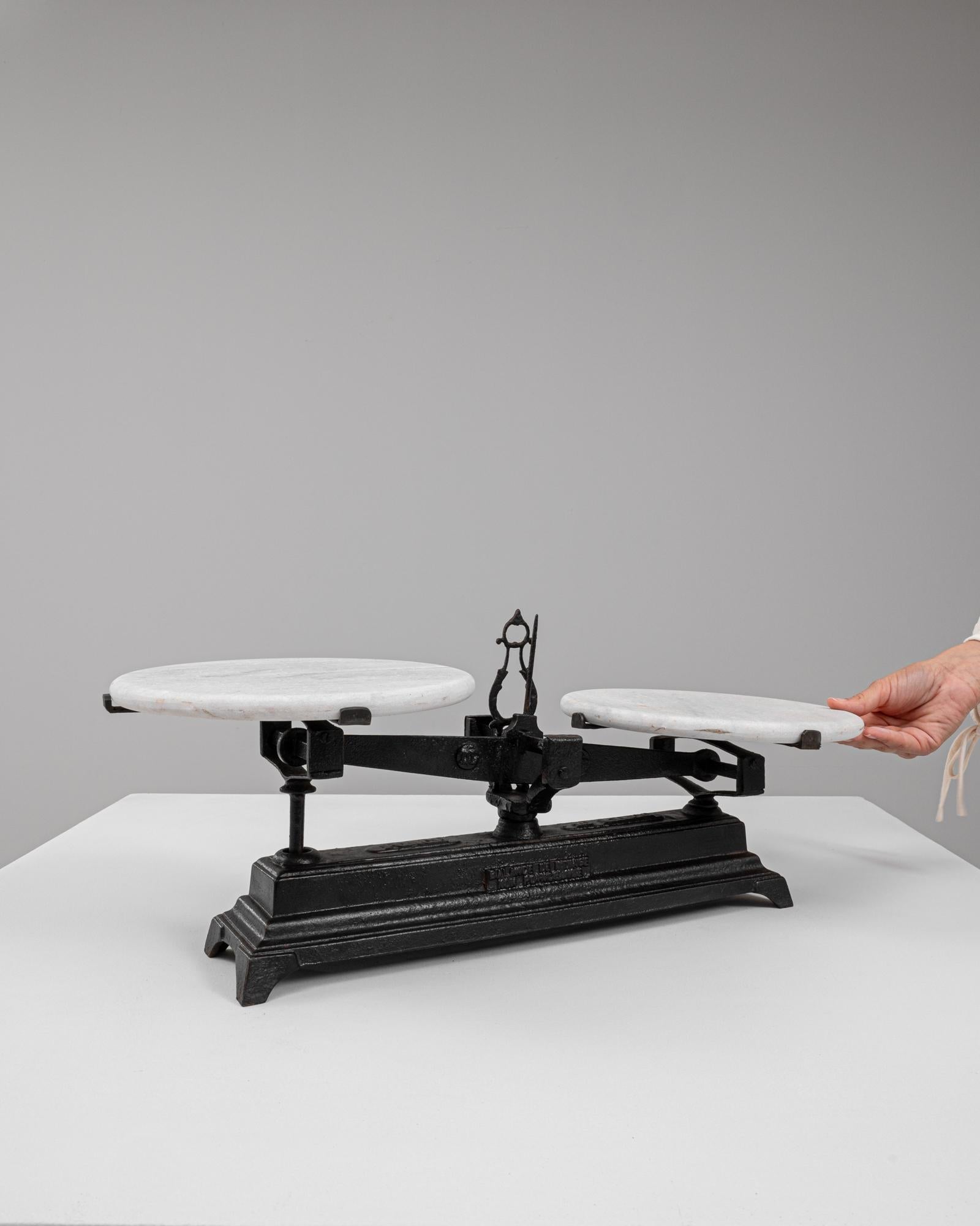 Ferro Scala francese in ferro e marmo del XIX secolo in vendita