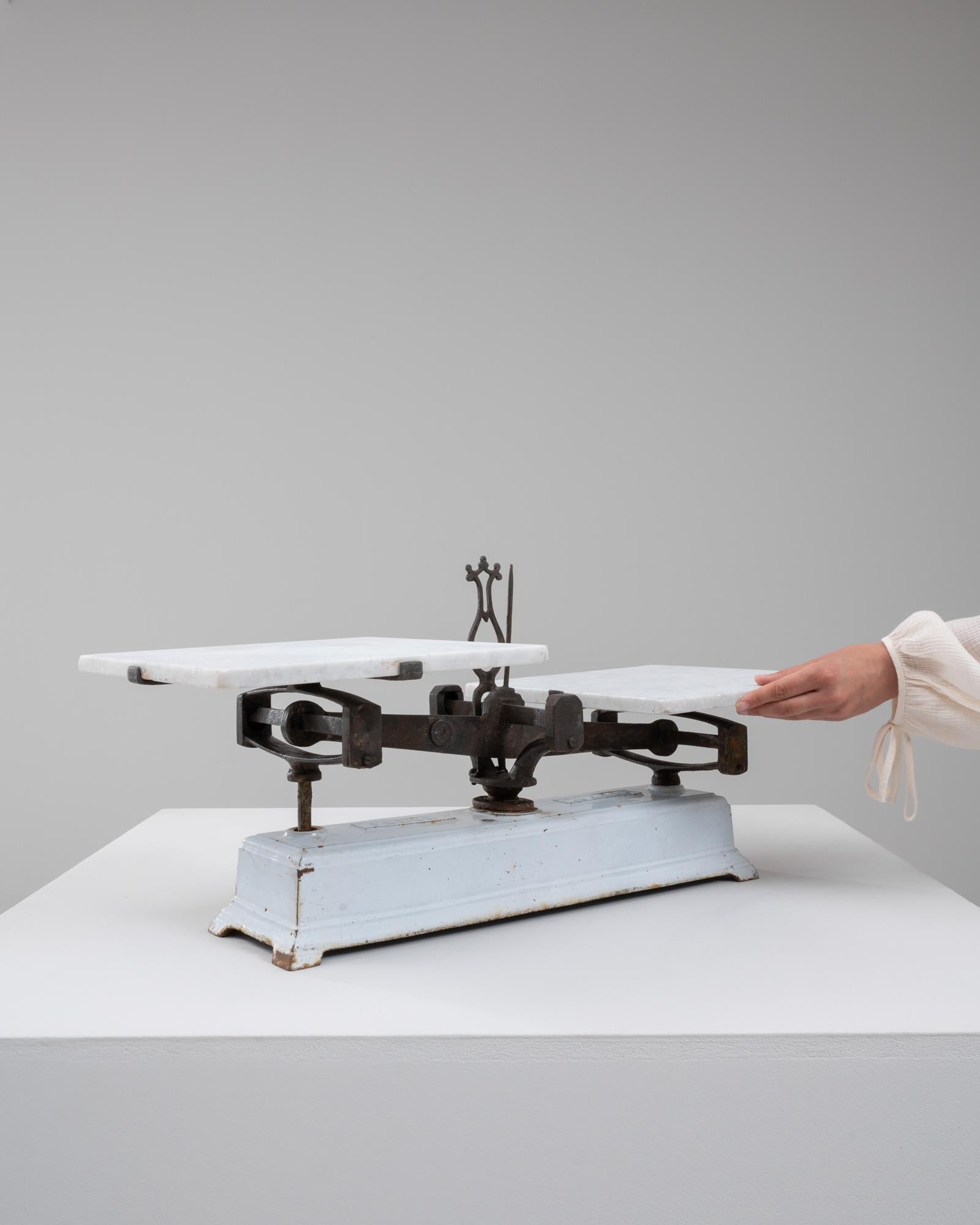 Ferro Scala francese in ferro e marmo del XIX secolo in vendita