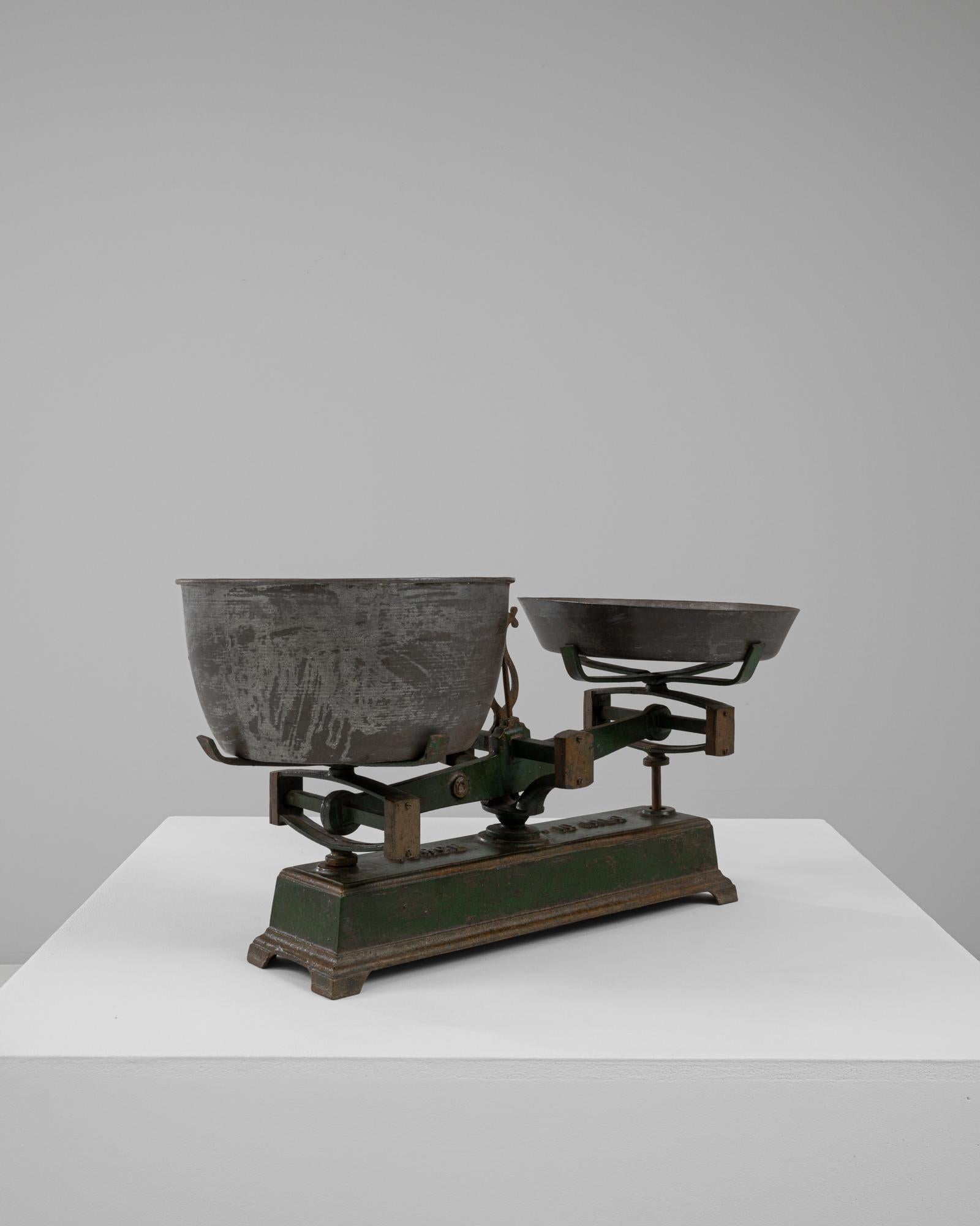 Scala francese in ferro e metallo del XIX secolo In condizioni buone in vendita a High Point, NC