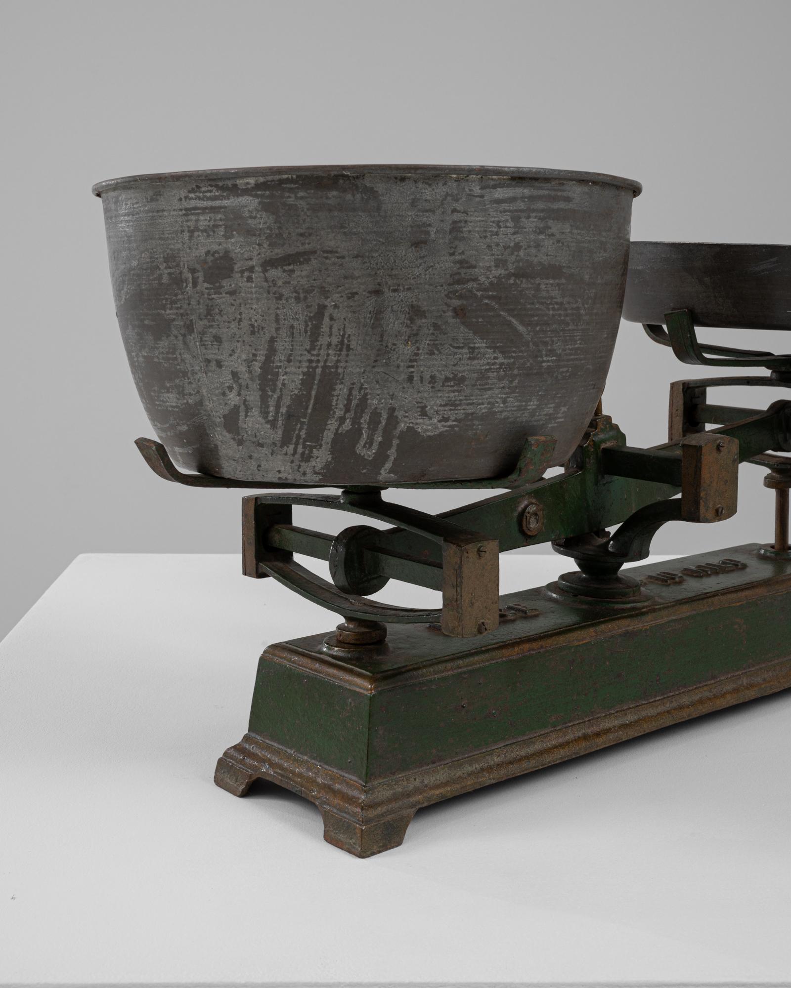 Ferro Scala francese in ferro e metallo del XIX secolo in vendita