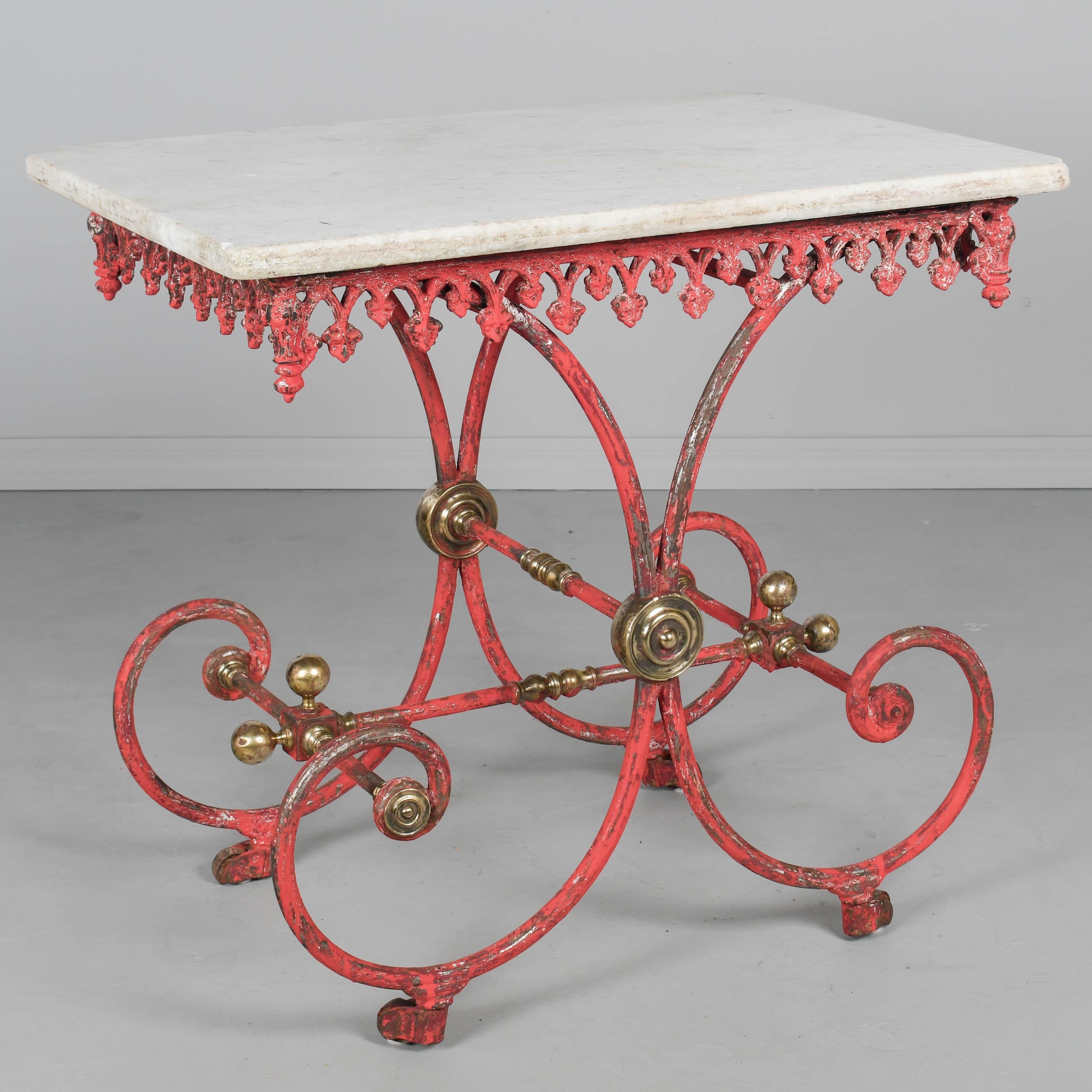 Mesa pastelera francesa de hierro del siglo XIX Vaciado en venta