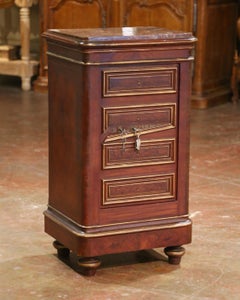 Coffre-fort en fer français du XIXe siècle avec placage de noyer et dessus en marbre par Verstaen, Paris