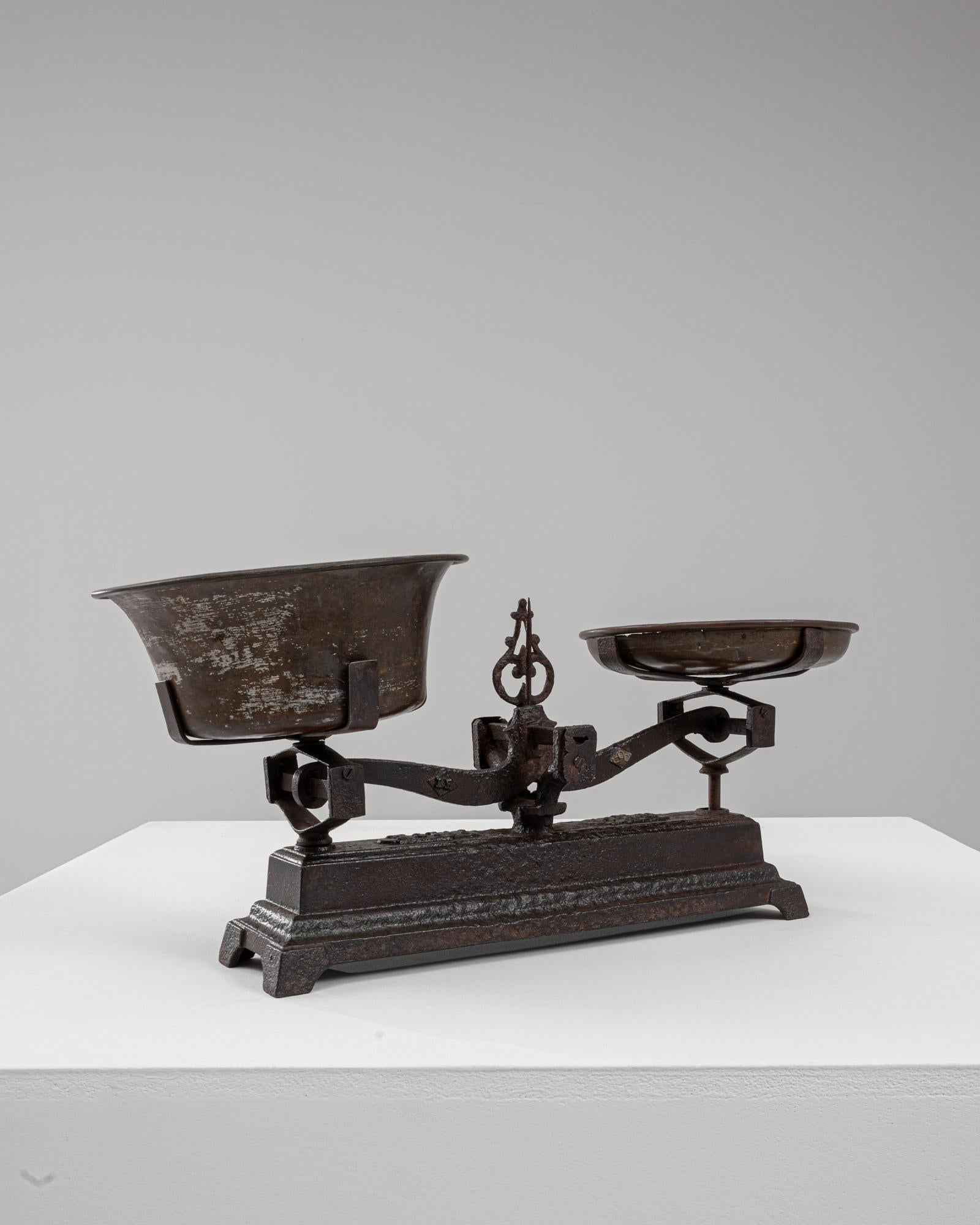 Scala in ferro francese del XIX secolo In condizioni buone in vendita a High Point, NC