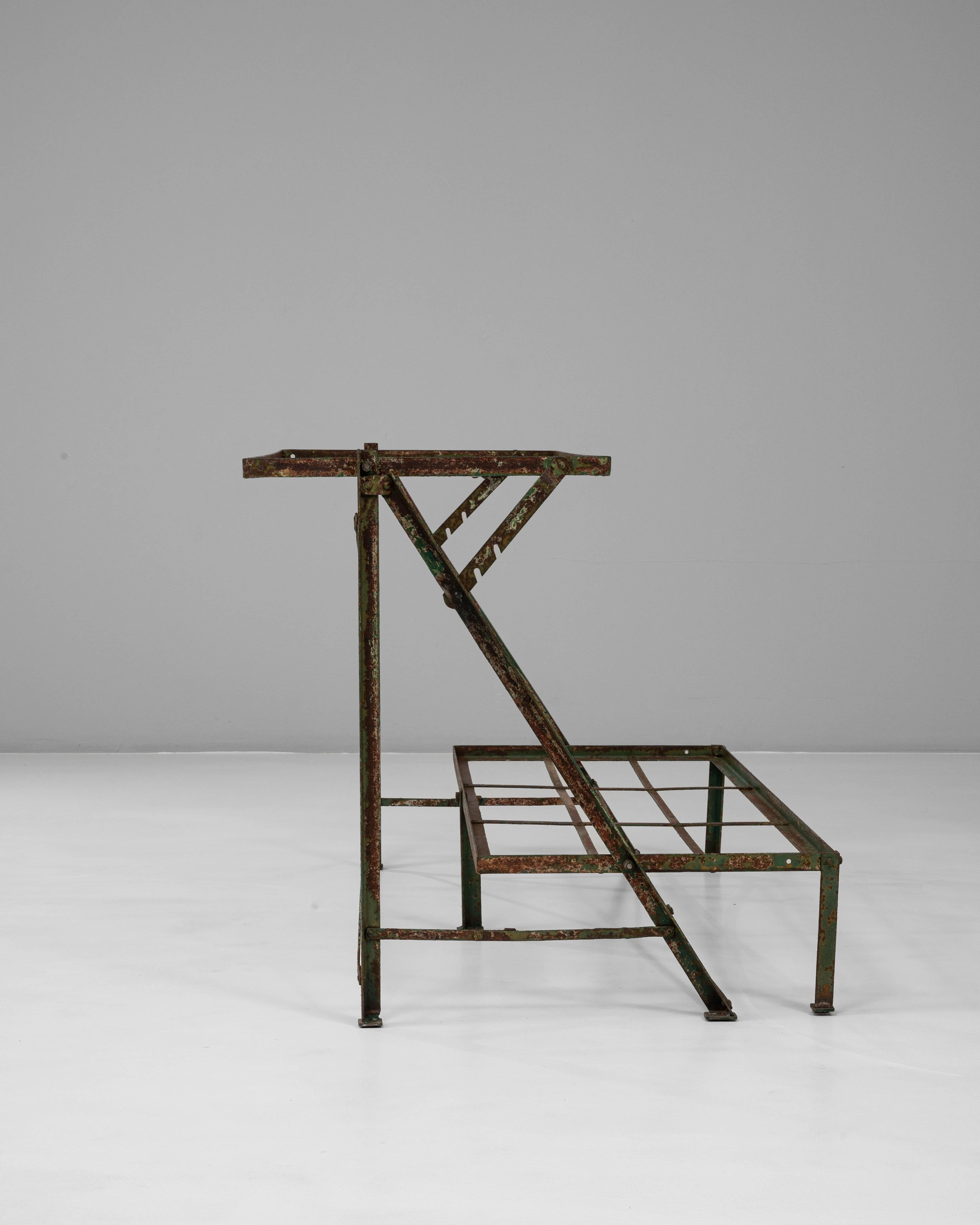 Table d'exposition en fer et Wood Wood du 19e siècle en vente 8