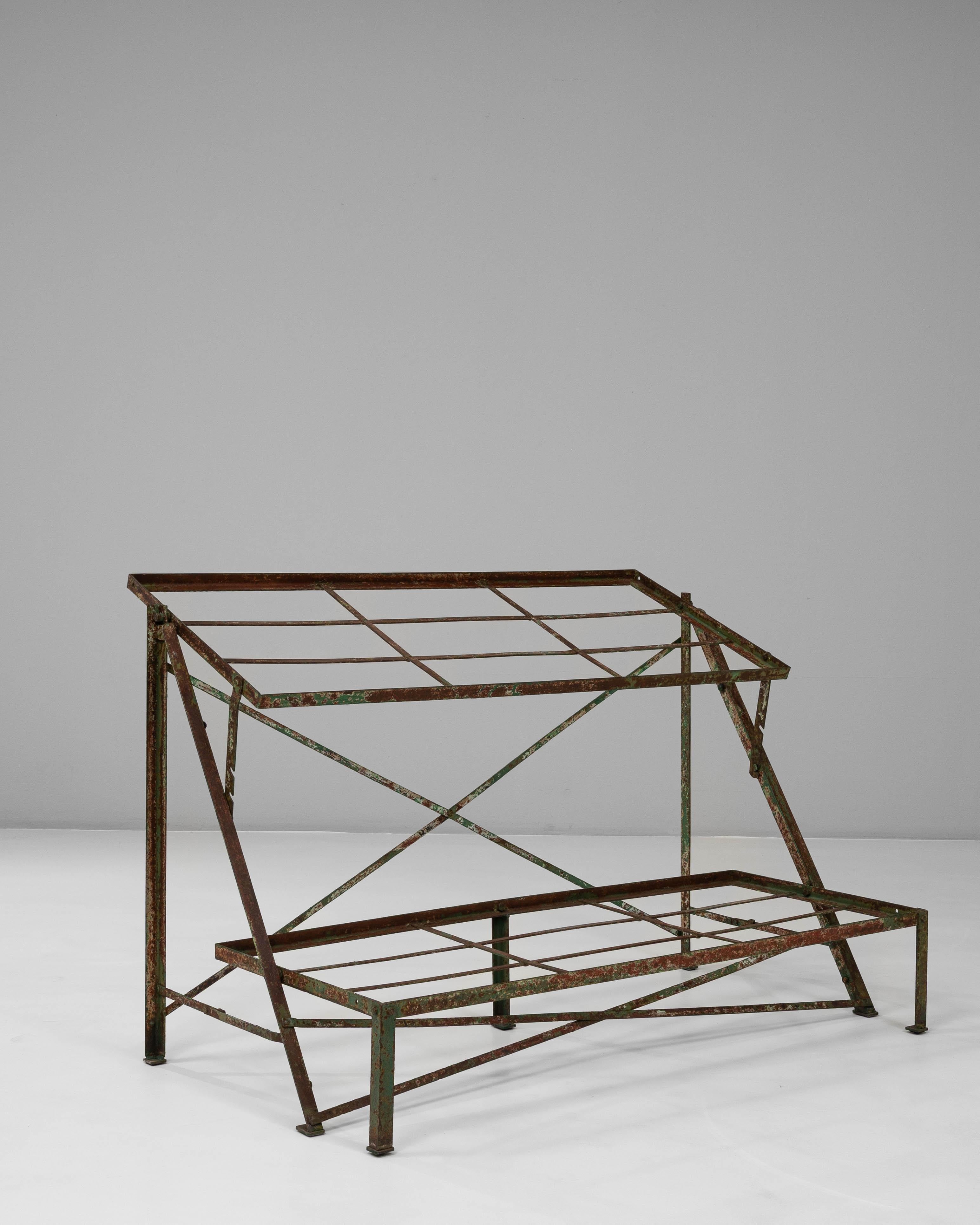 Table d'exposition en fer et Wood Wood du 19e siècle en vente 3