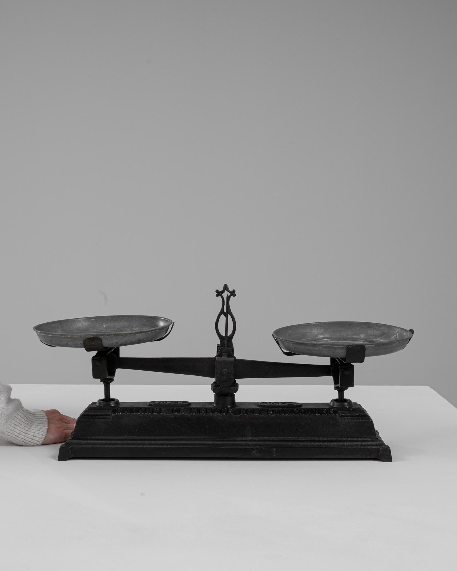 Francese Scala francese del XIX secolo in ferro e zinco in vendita