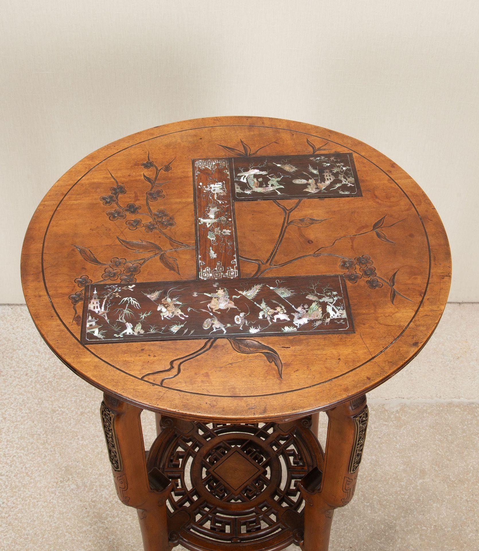 Table d'appoint de style japonais français du XIXe siècle par Gabriel Viardot Bon état - En vente à Gloucestershire, GB